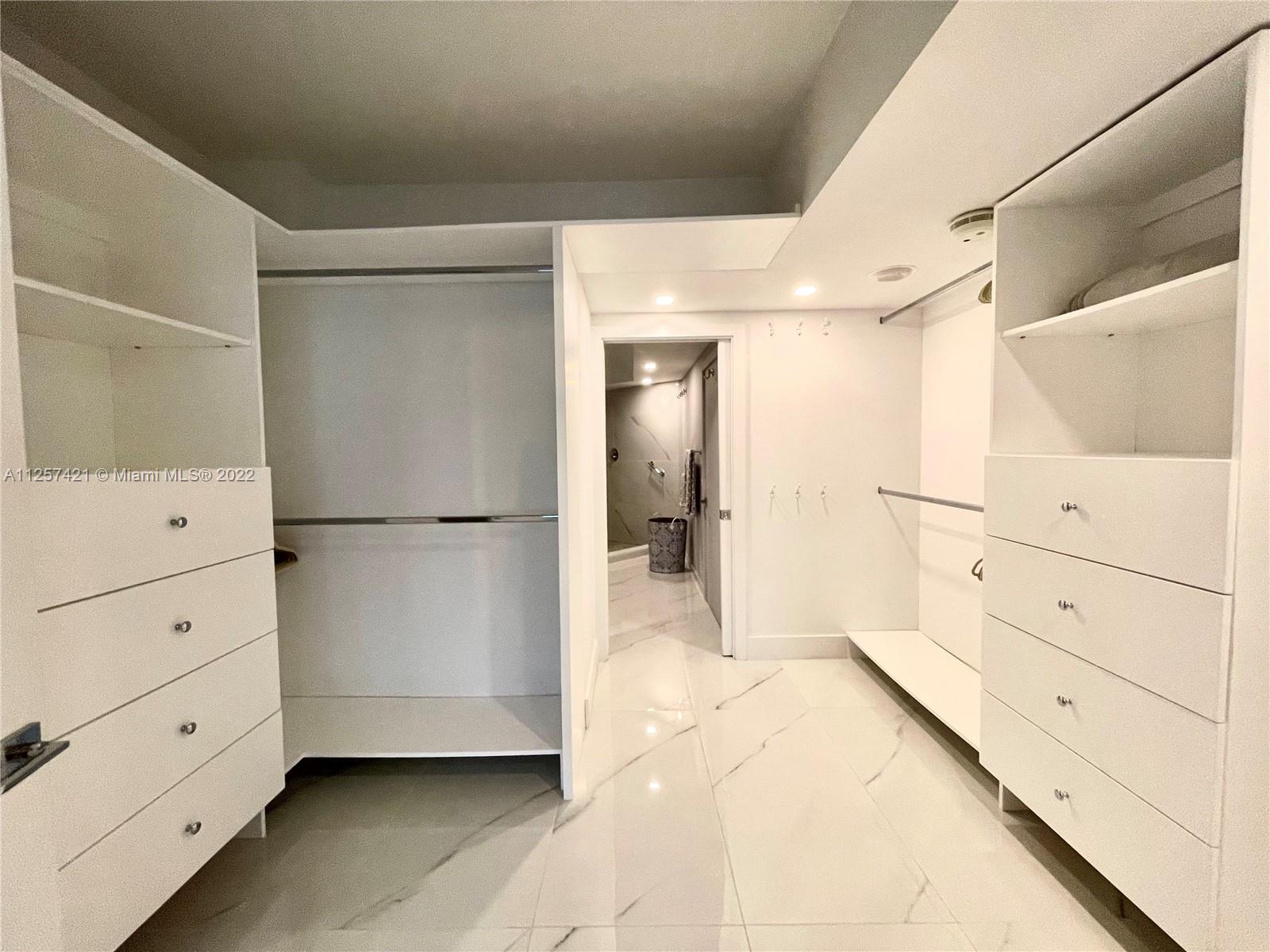 2800 Island Blvd Unit: 1904