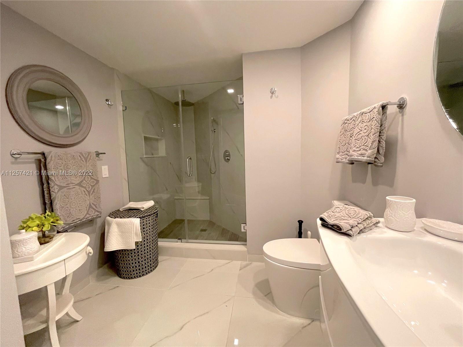 2800 Island Blvd Unit: 1904