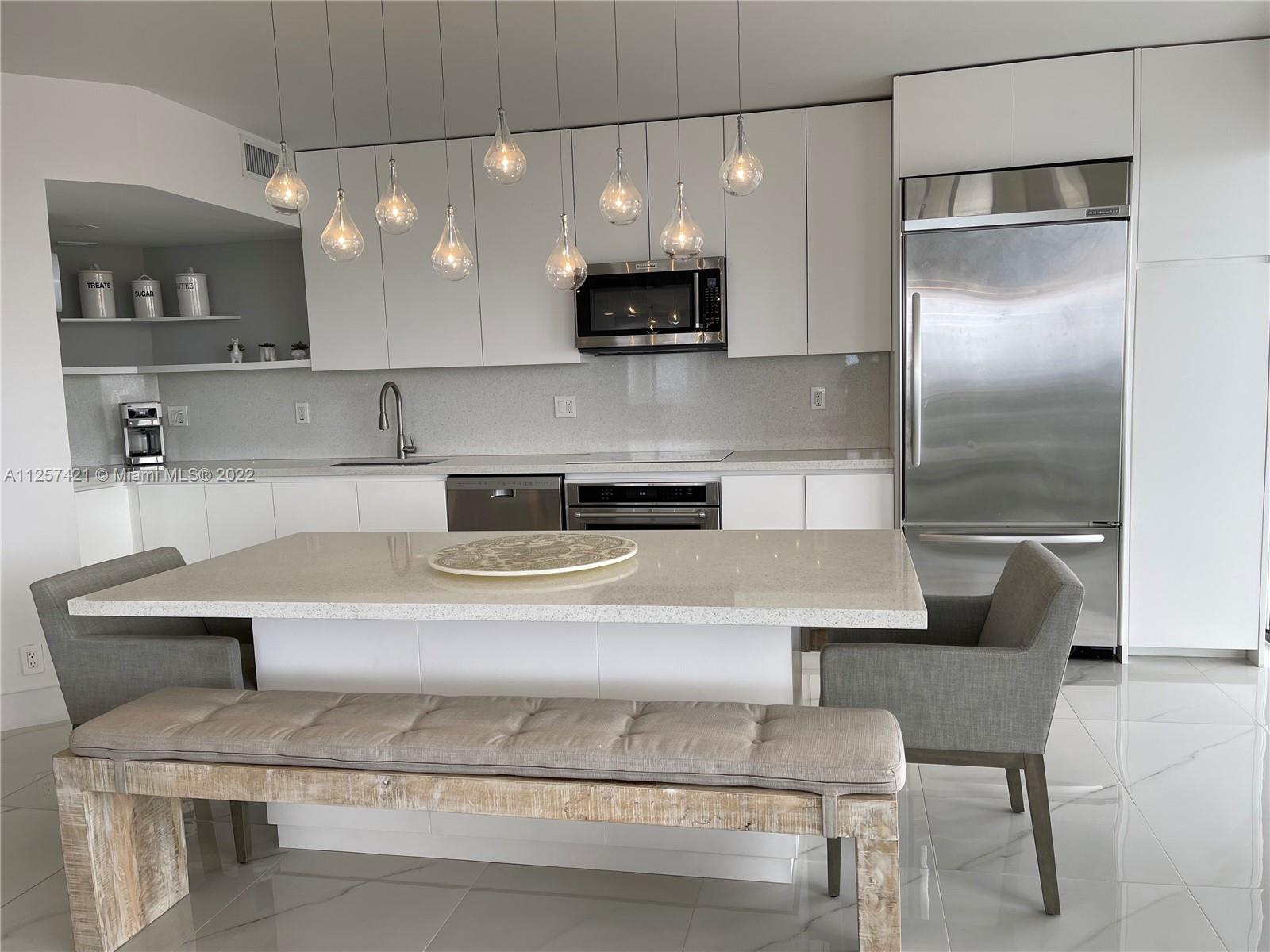 2800 Island Blvd Unit: 1904