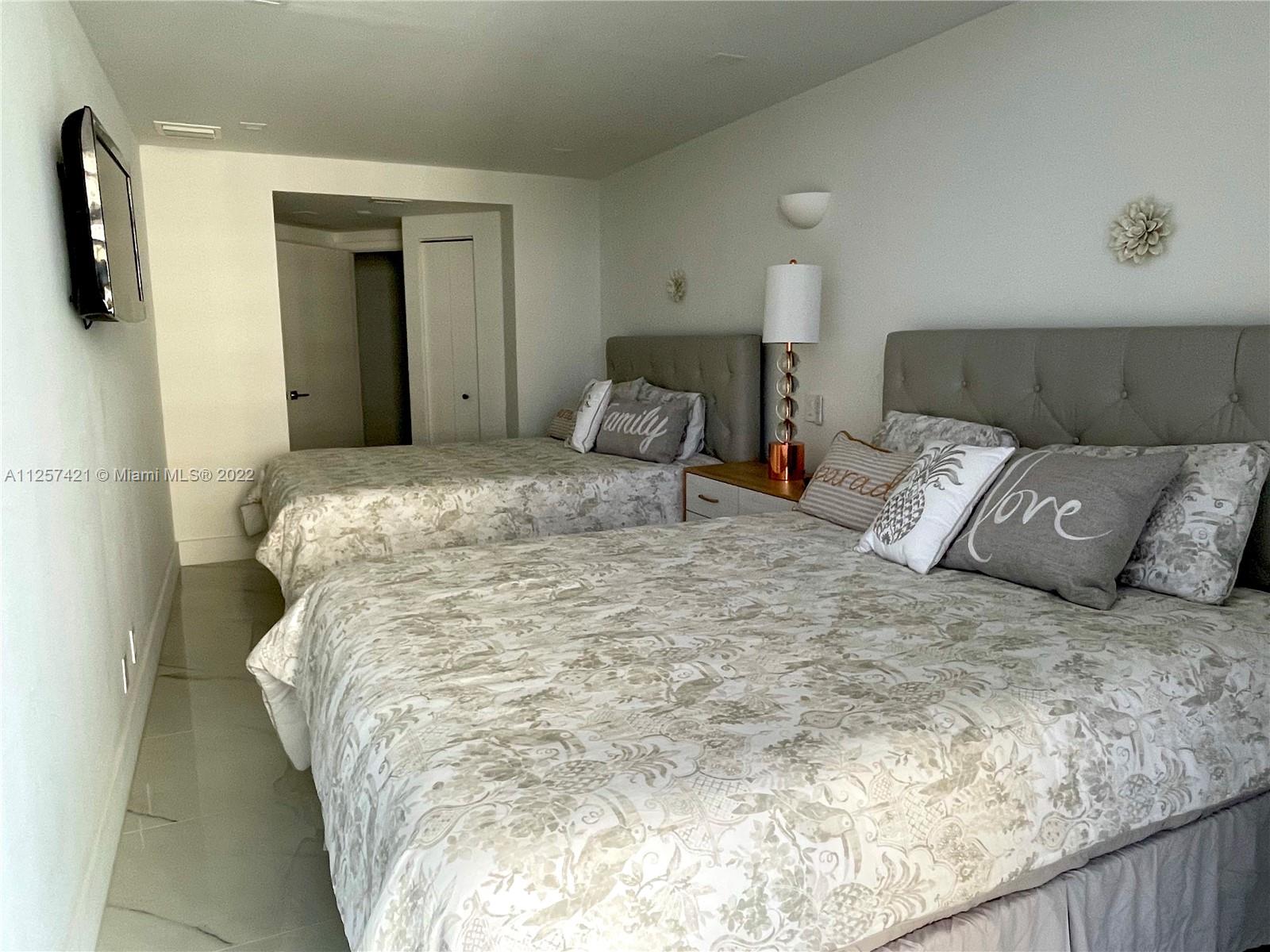 2800 Island Blvd Unit: 1904
