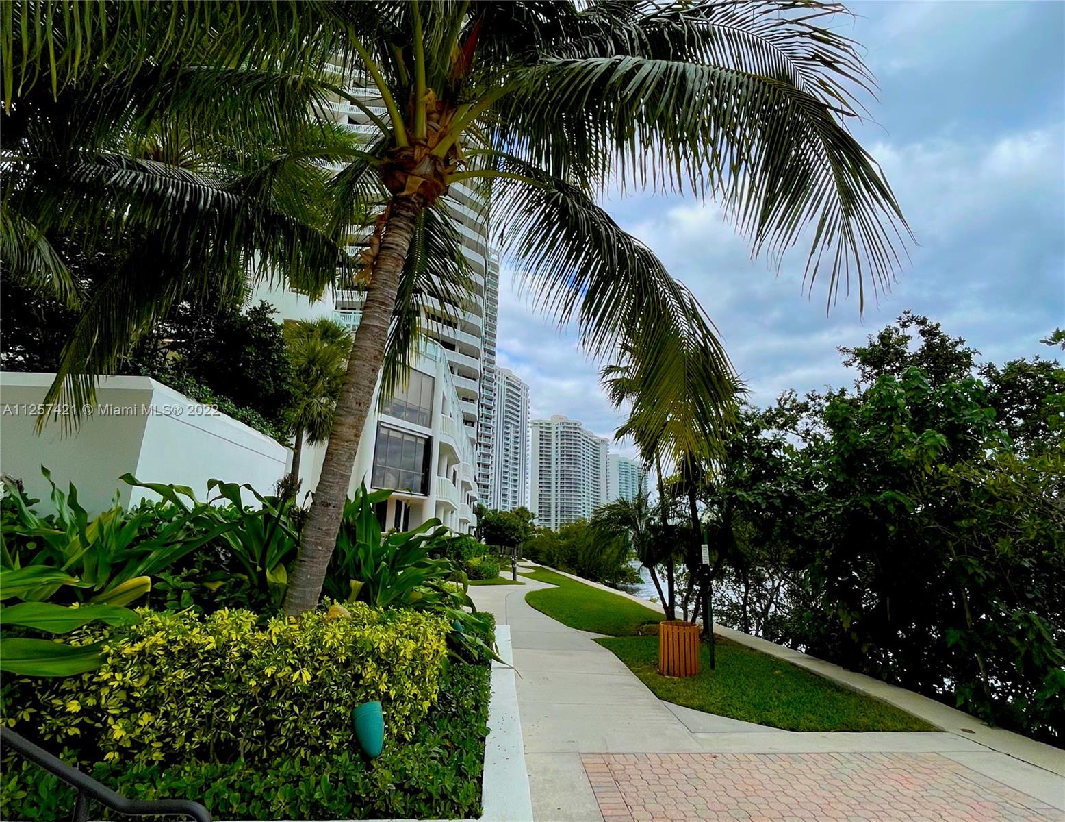 2800 Island Blvd Unit: 1904