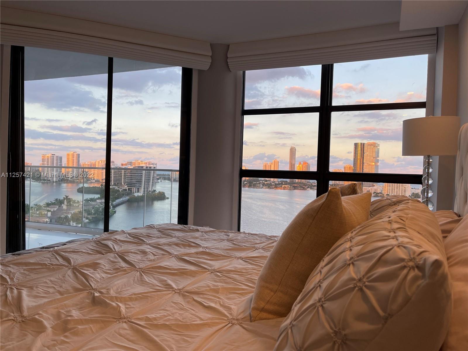 2800 Island Blvd Unit: 1904