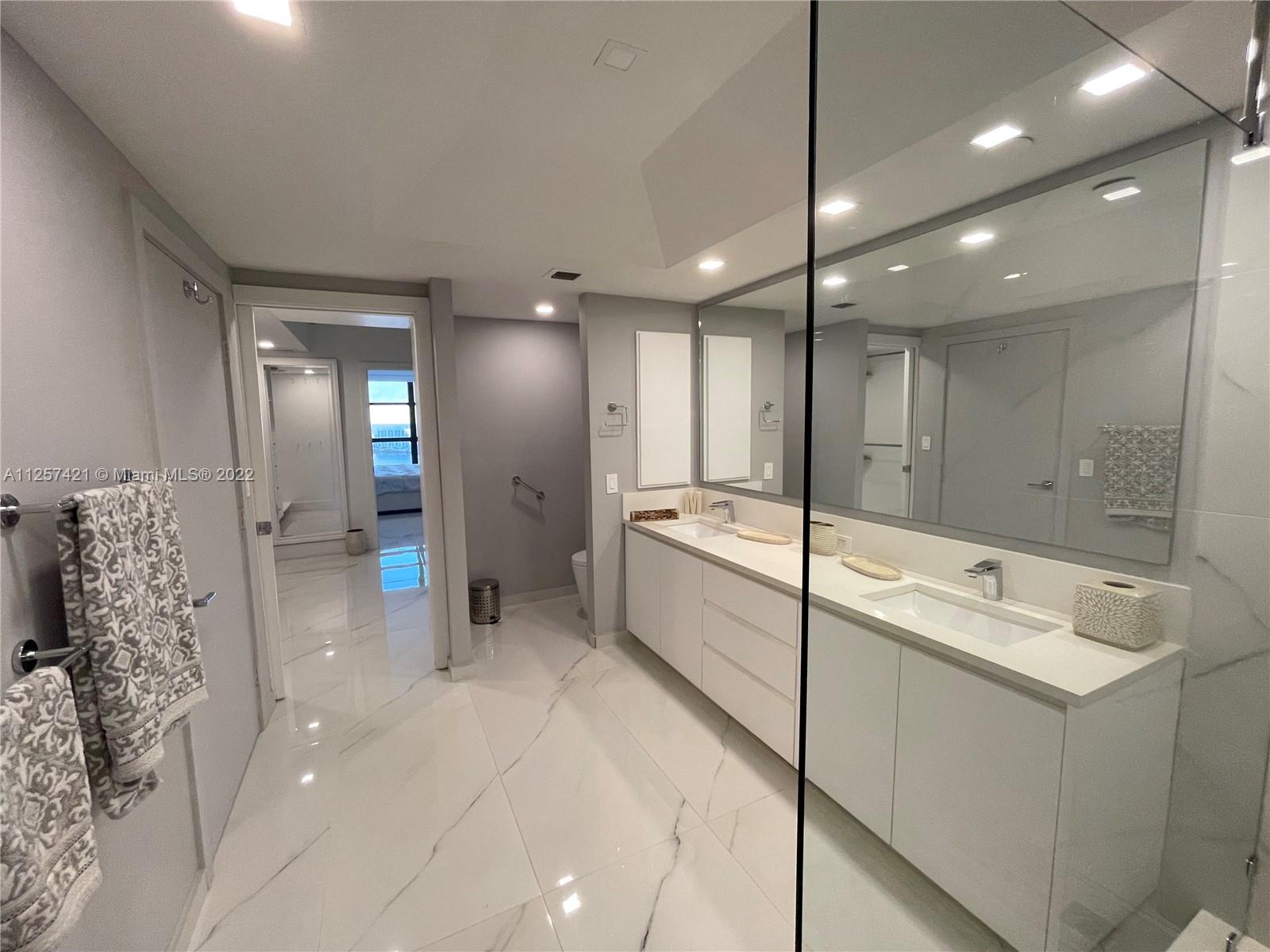 2800 Island Blvd Unit: 1904