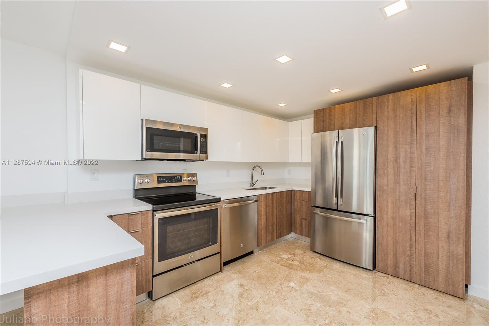 1901 Brickell Ave Unit: B912