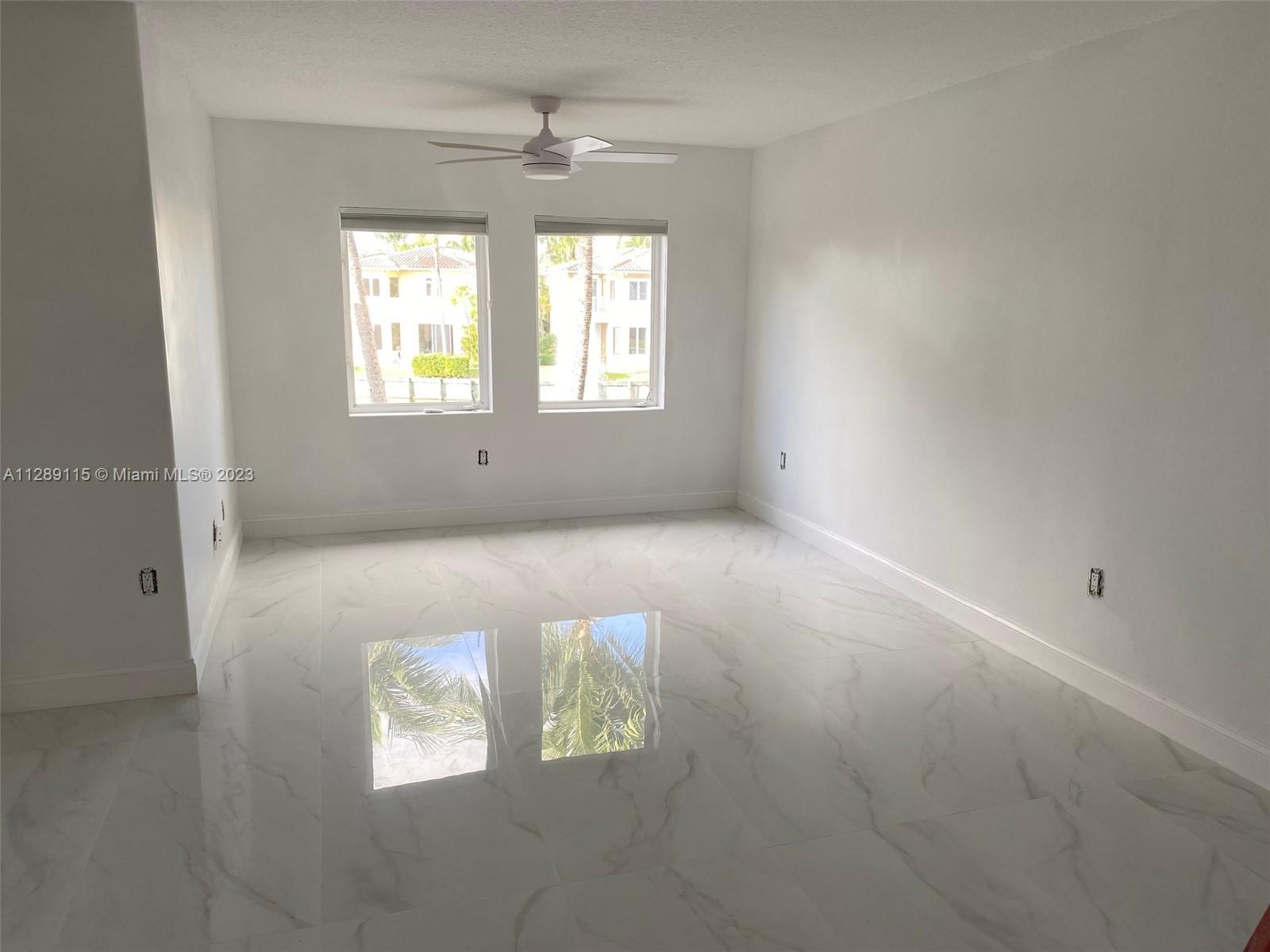 21032 NE 32nd Ave Unit: 21032