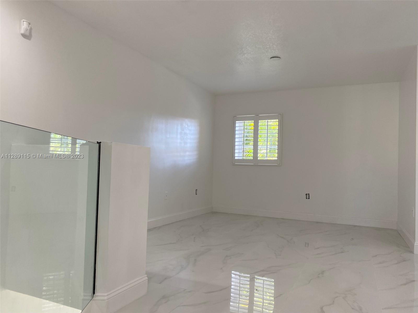 21032 NE 32nd Ave Unit: 21032
