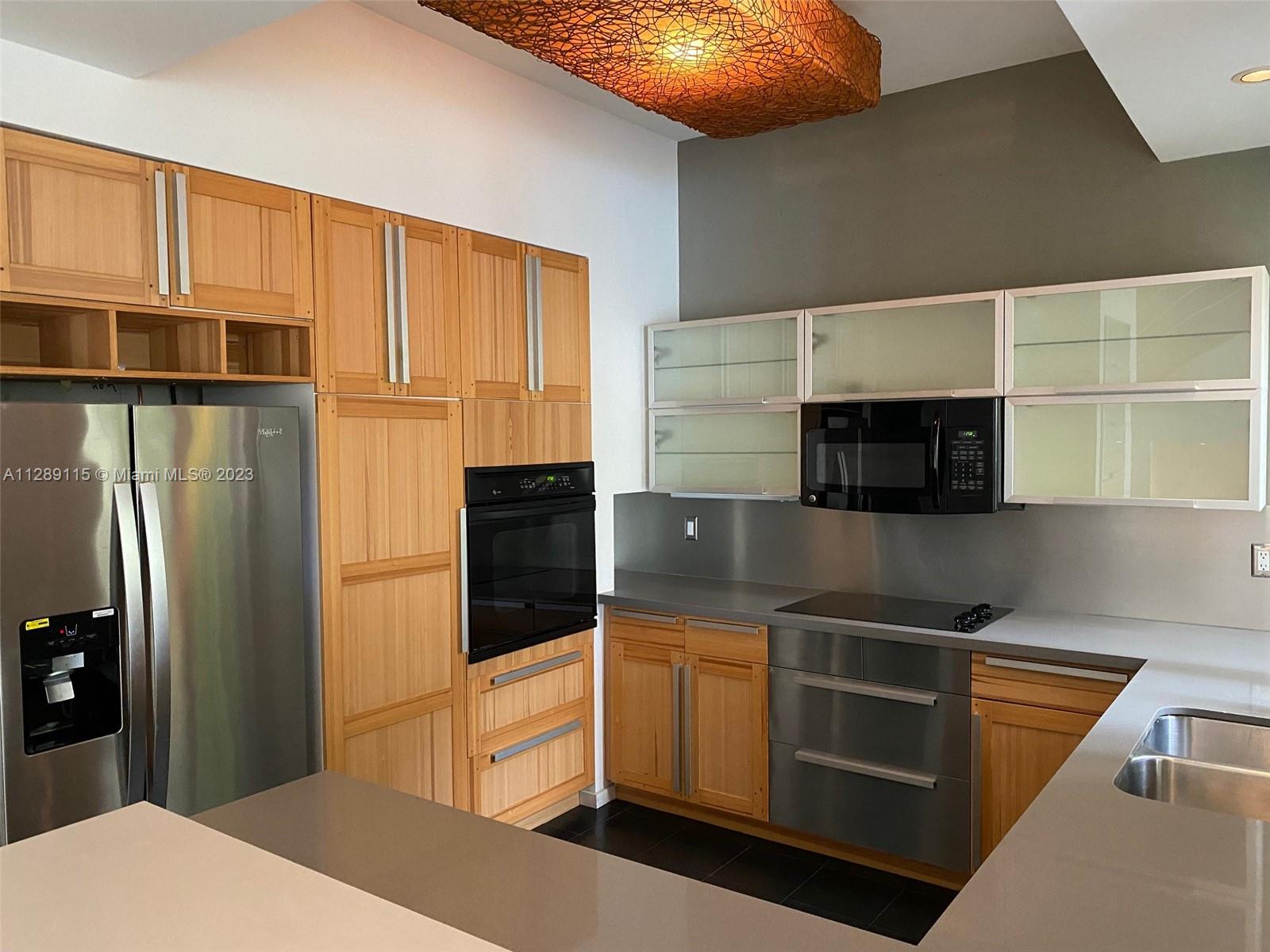21032 NE 32nd Ave Unit: 21032