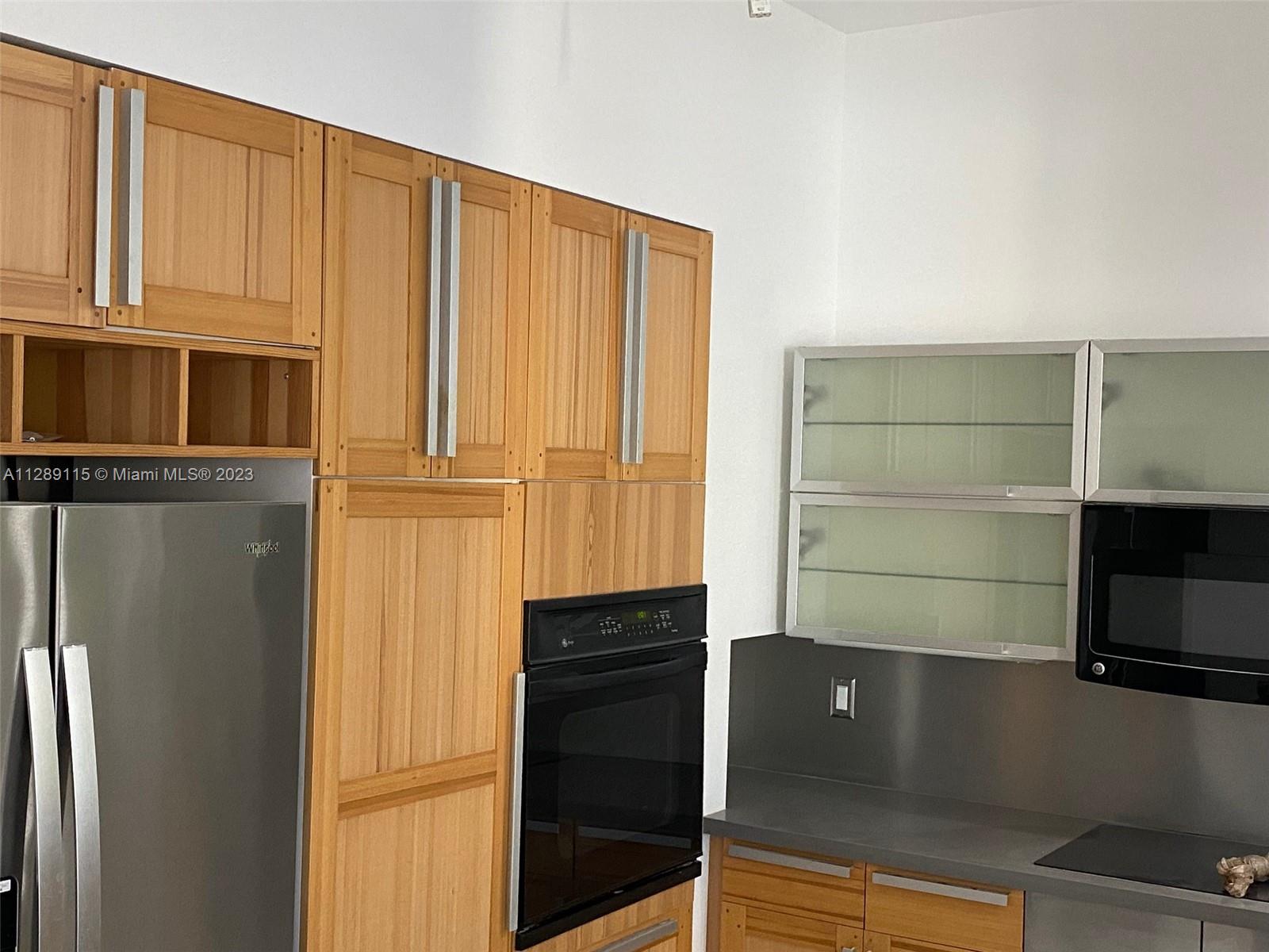 21032 NE 32nd Ave Unit: 21032