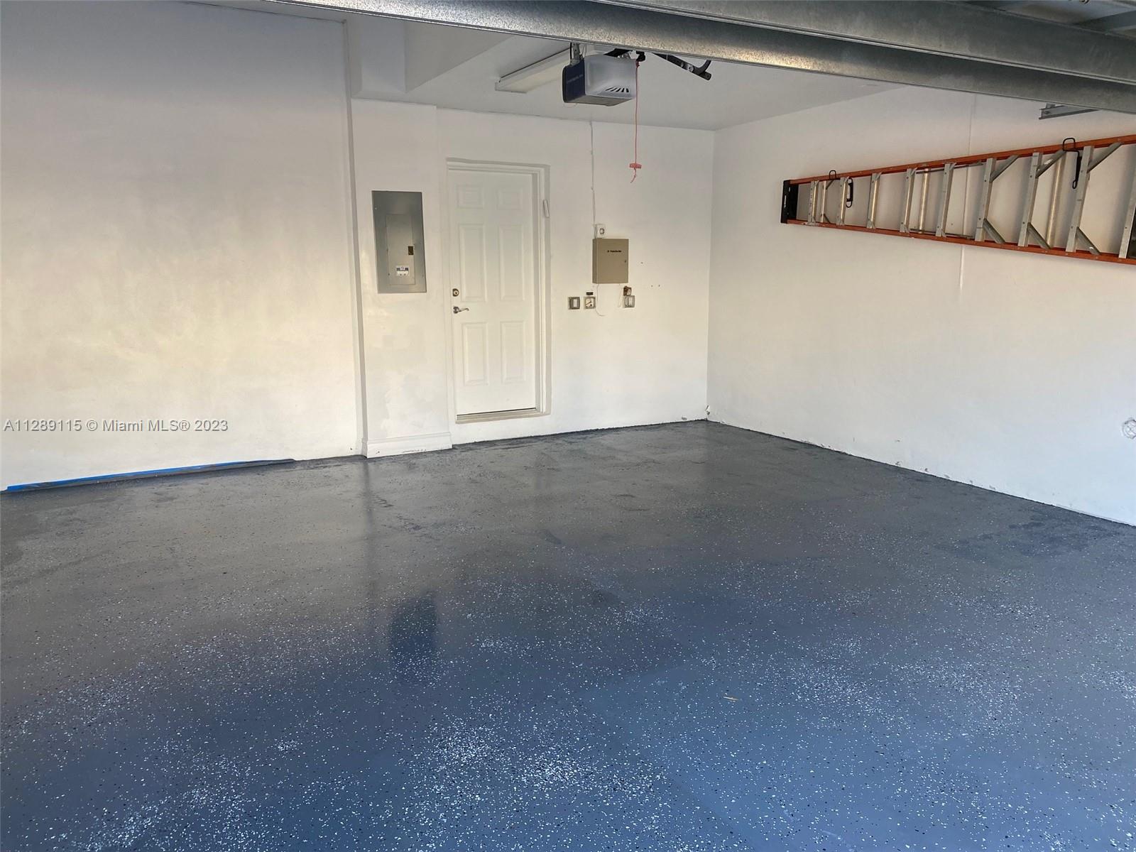 21032 NE 32nd Ave Unit: 21032