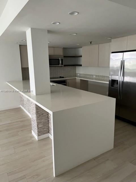 170 Ocean Lane Dr Unit: 402