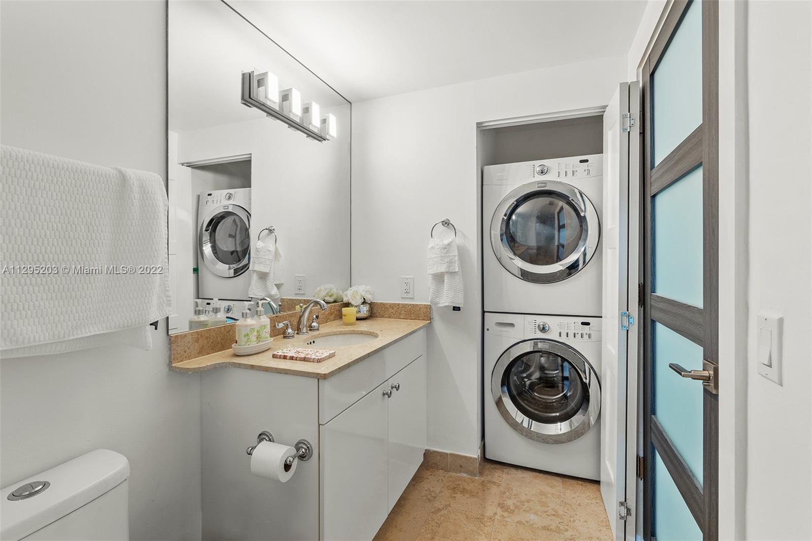 4779 Collins Ave Unit: 2007