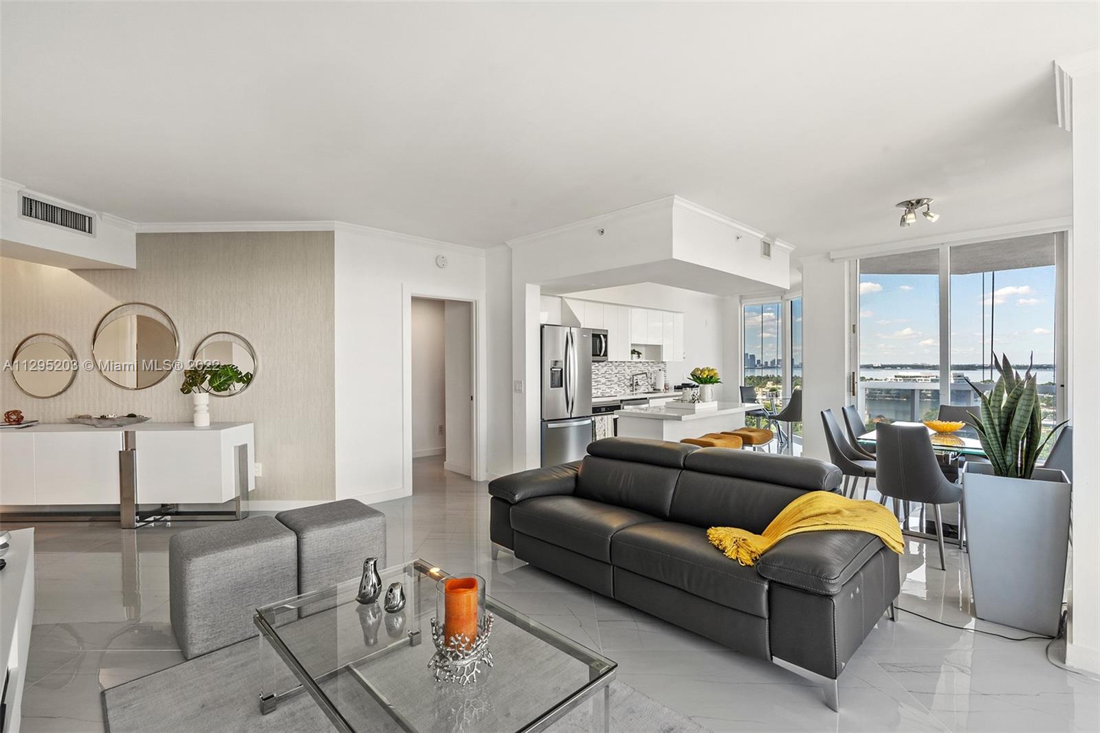 4779 Collins Ave Unit: 2007