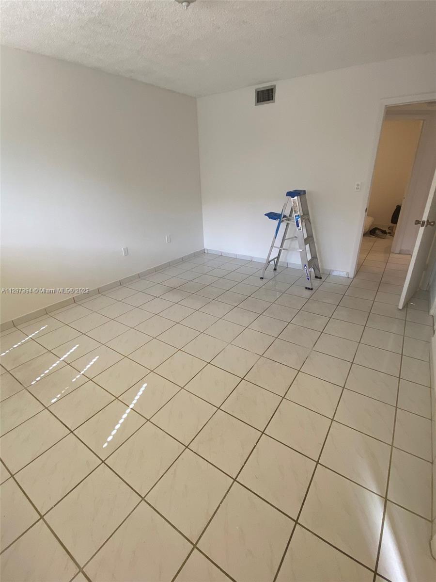5480 W 21st Ct Unit: 302