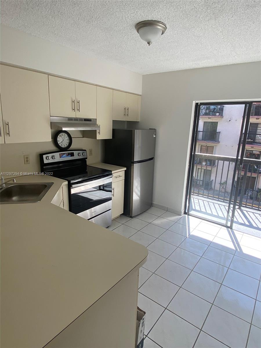 5480 W 21st Ct Unit: 302