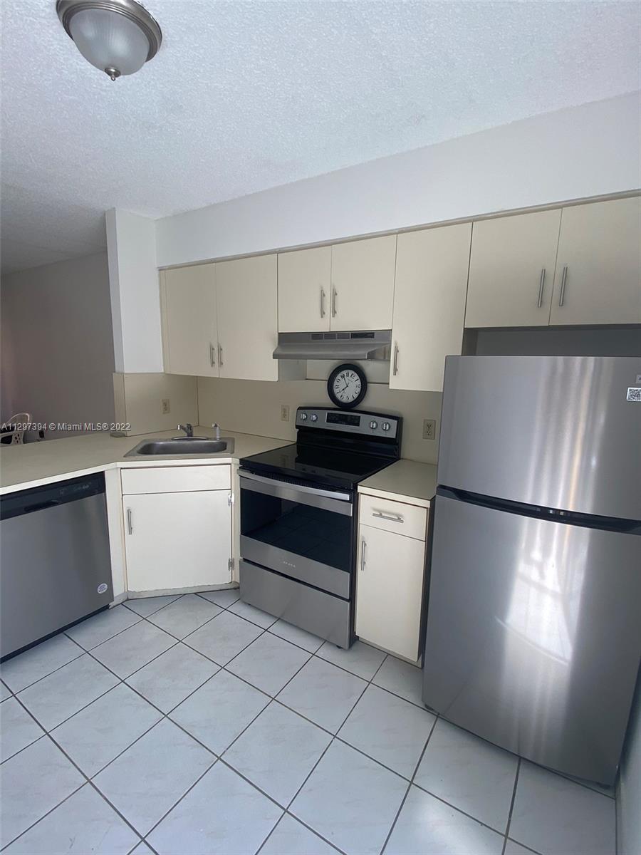 5480 W 21st Ct Unit: 302