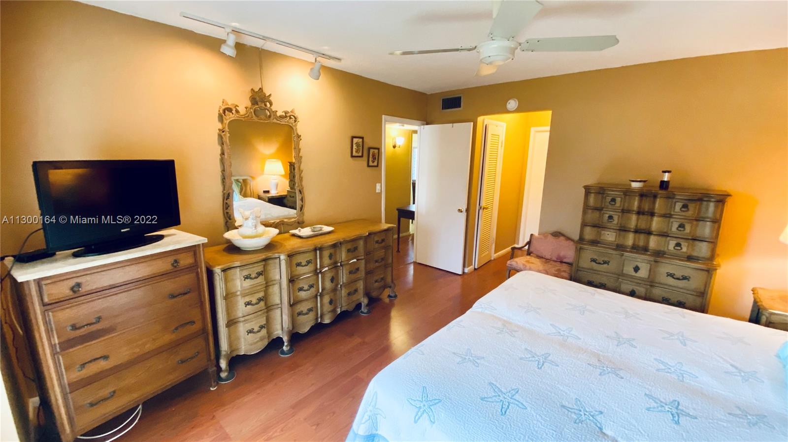 2309 Park Ln Unit: 211