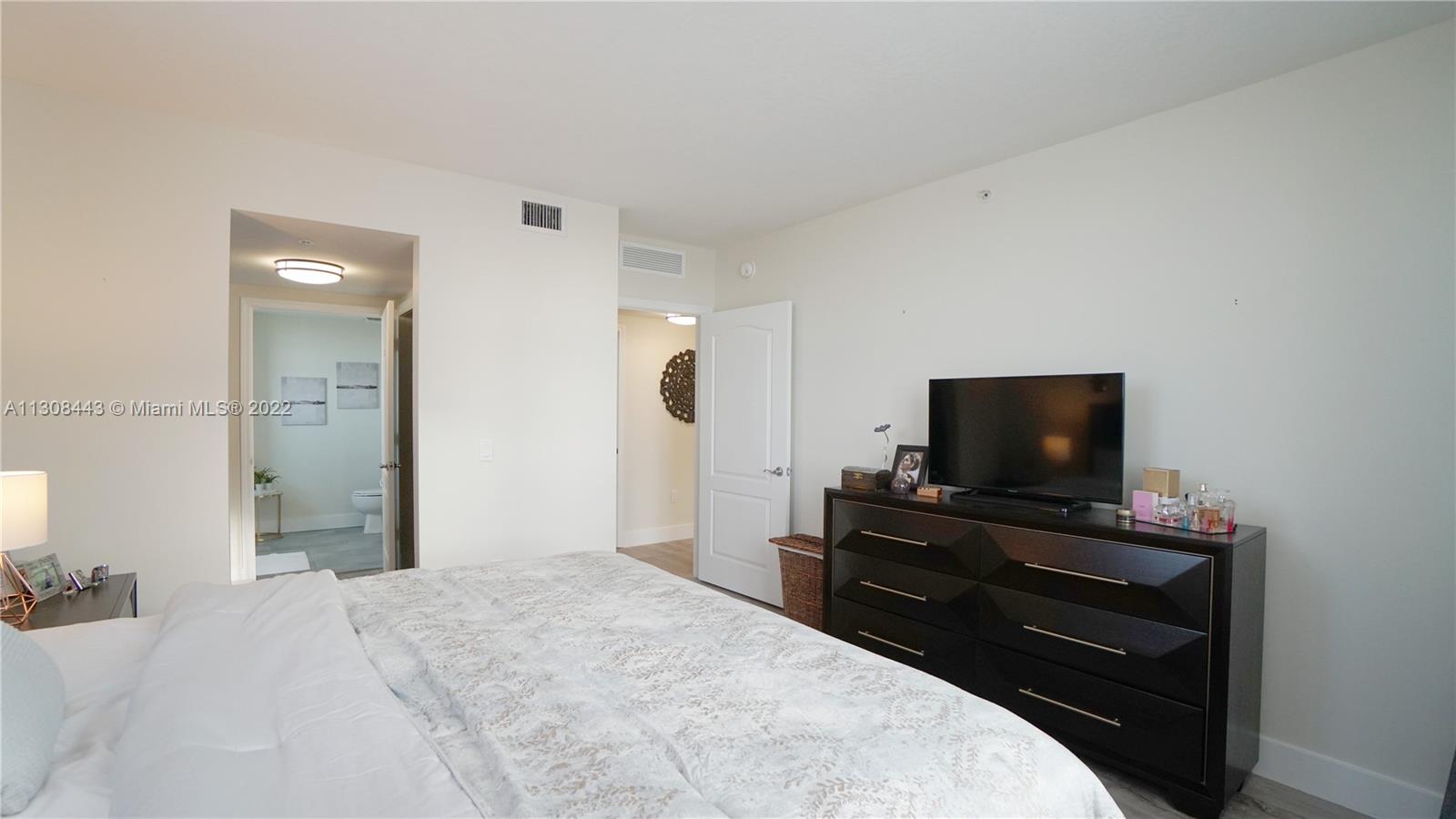 117 NW 42nd Ave Unit: 708
