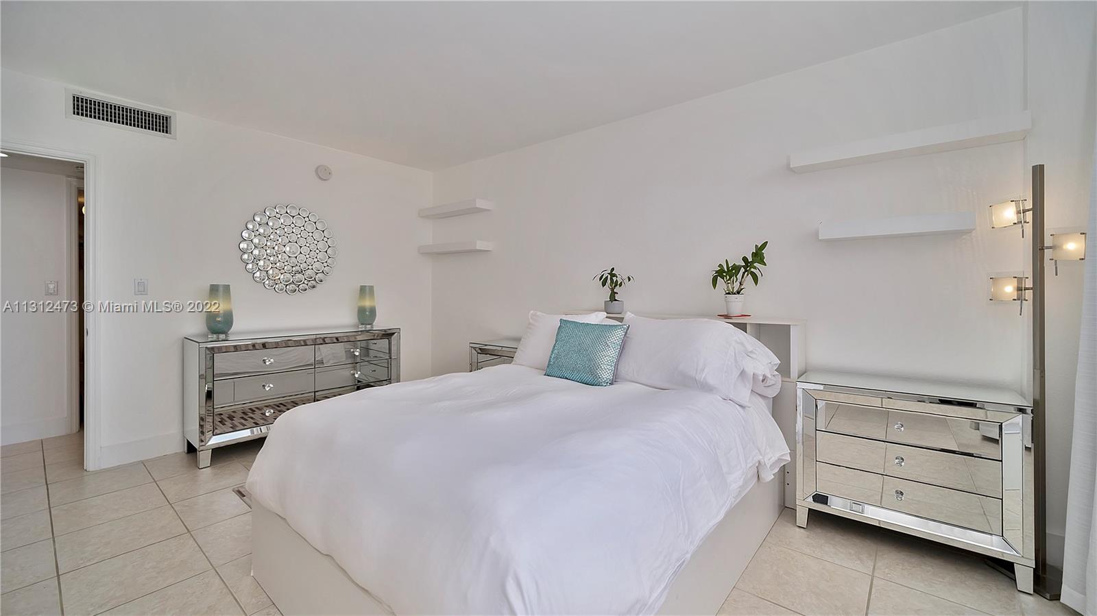 5600 Collins Ave Unit: 16L