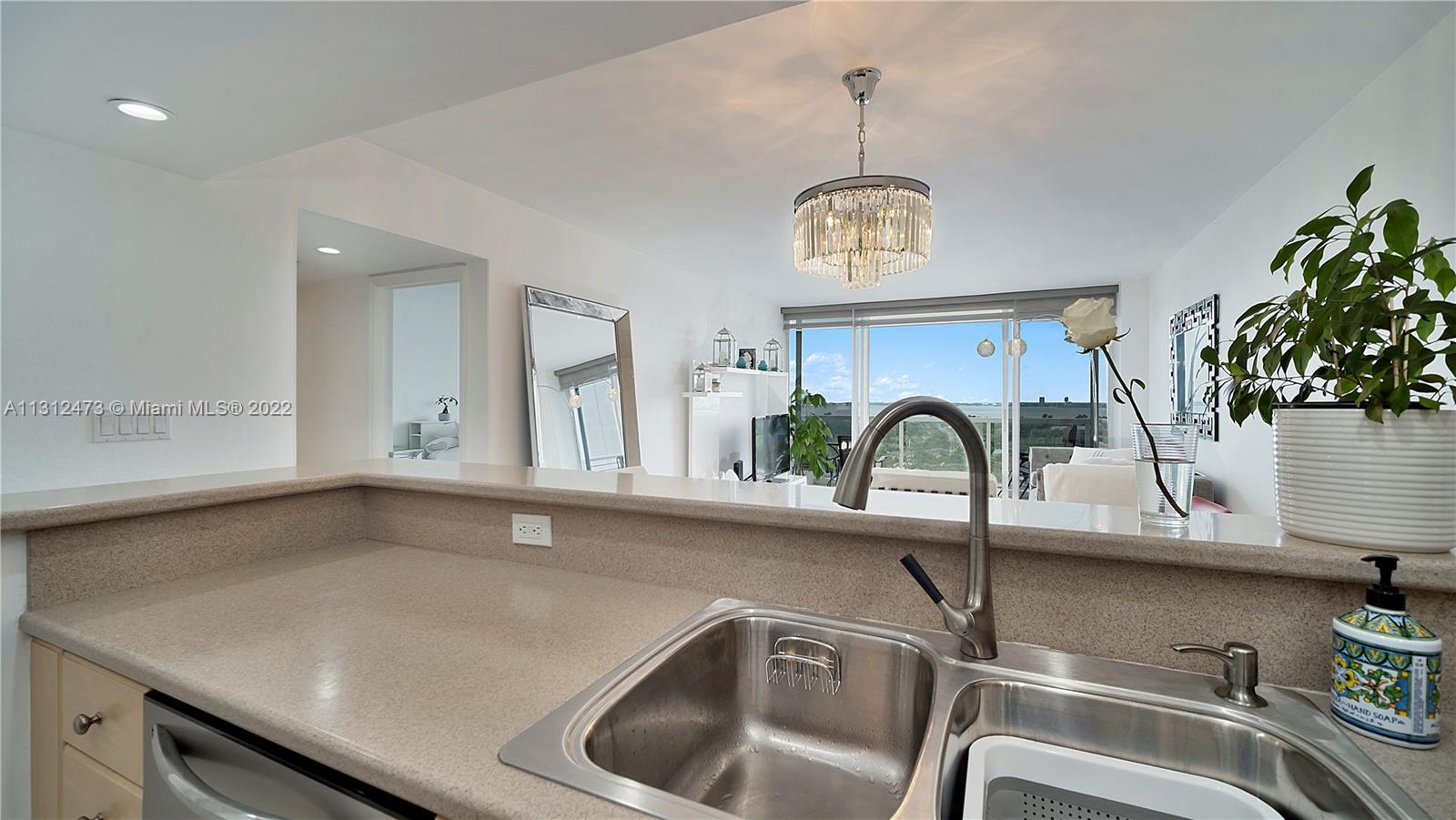 5600 Collins Ave Unit: 16L