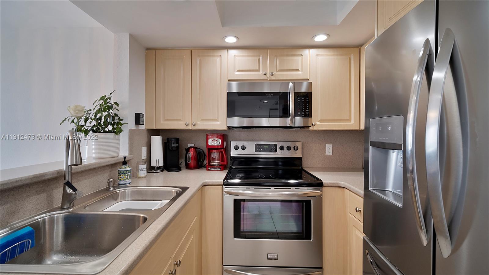 5600 Collins Ave Unit: 16L
