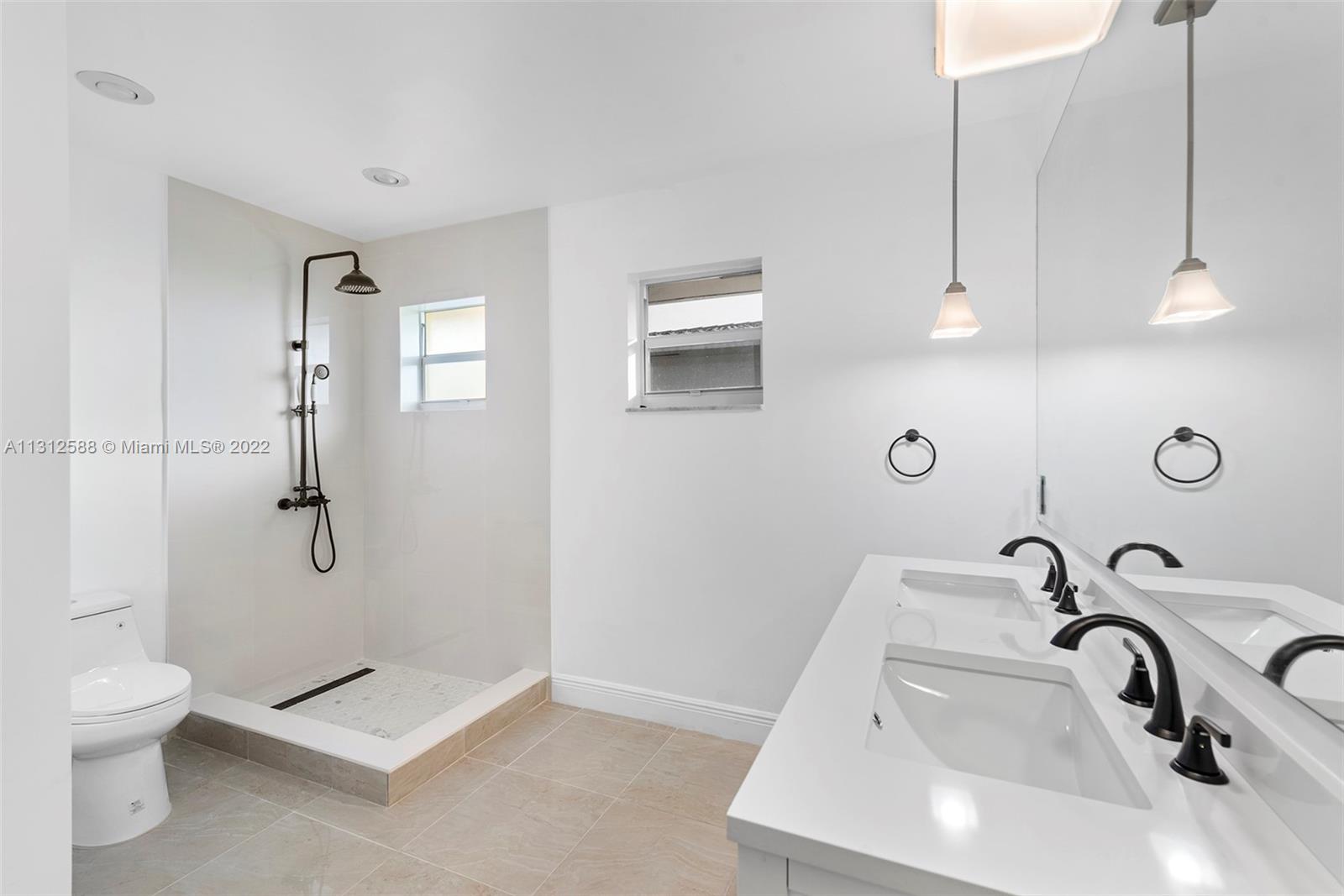 461 Alamanda Dr