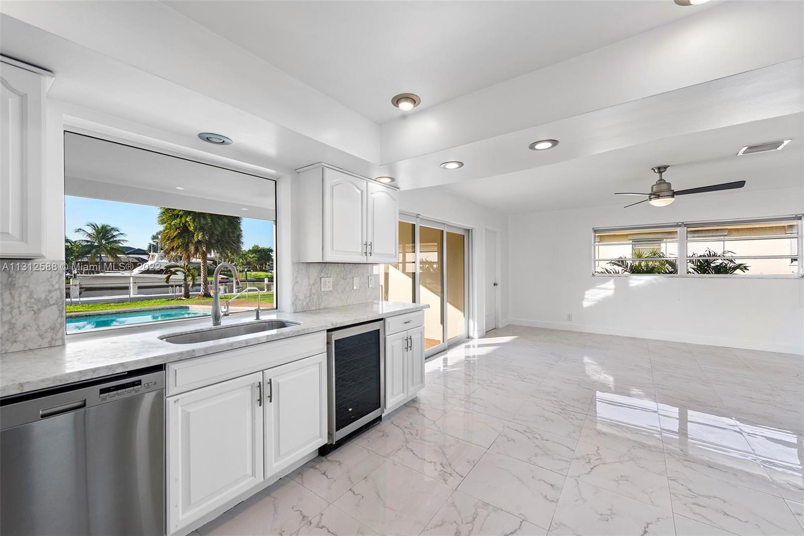 461 Alamanda Dr