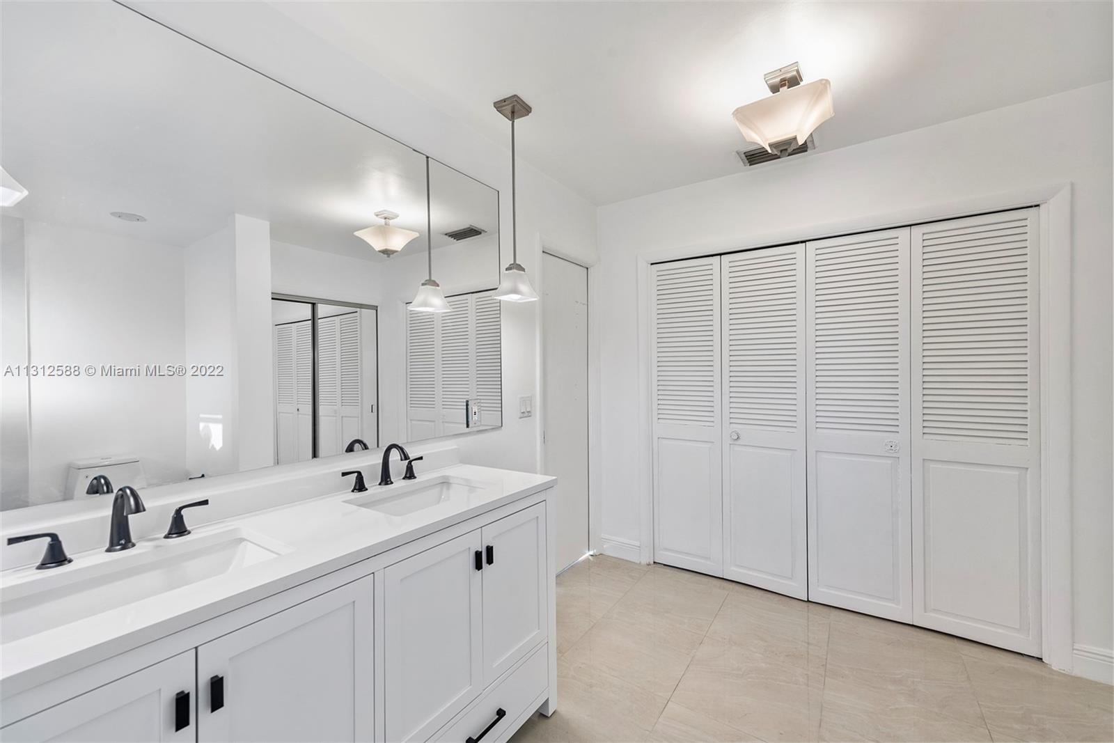 461 Alamanda Dr