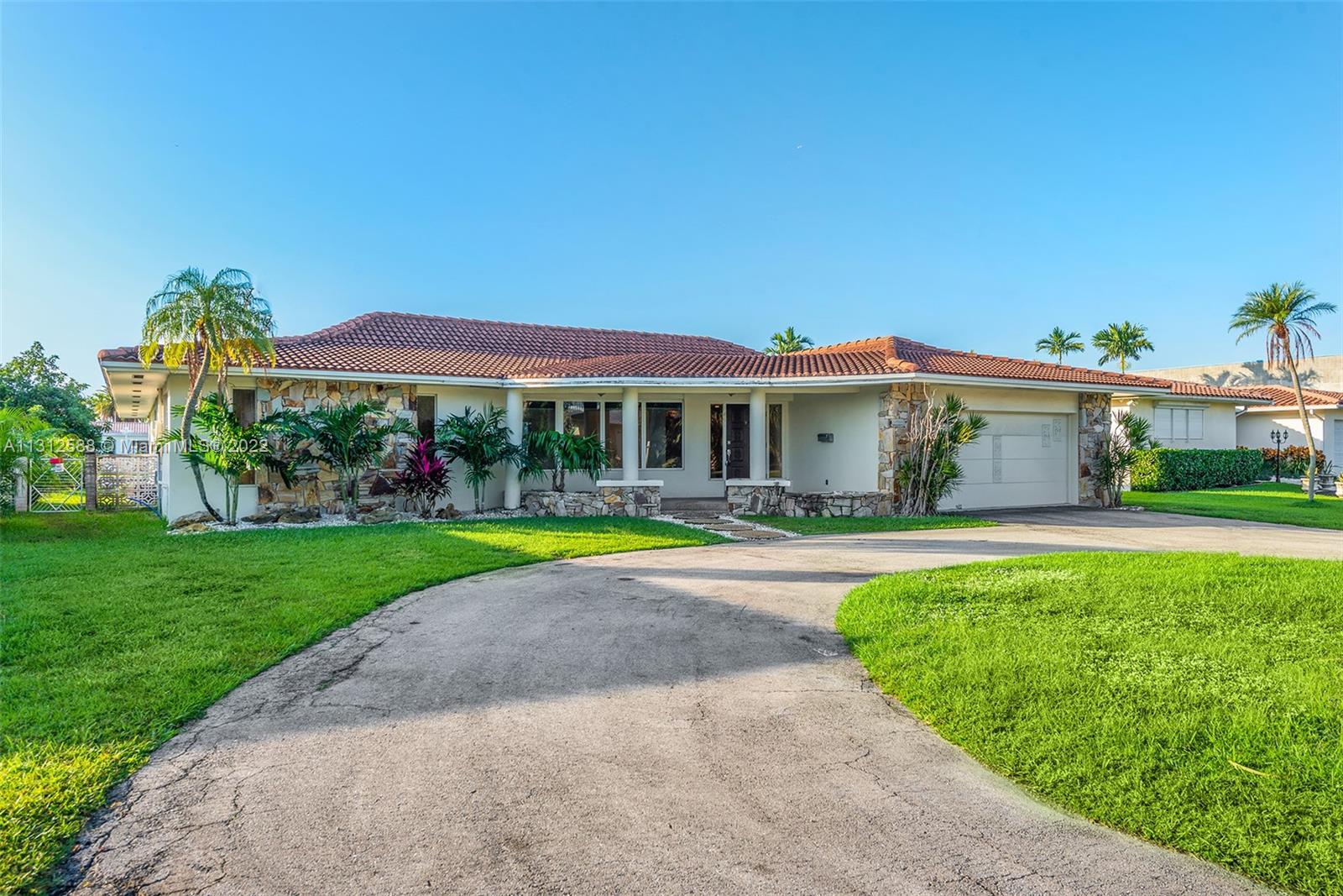 461 Alamanda Dr