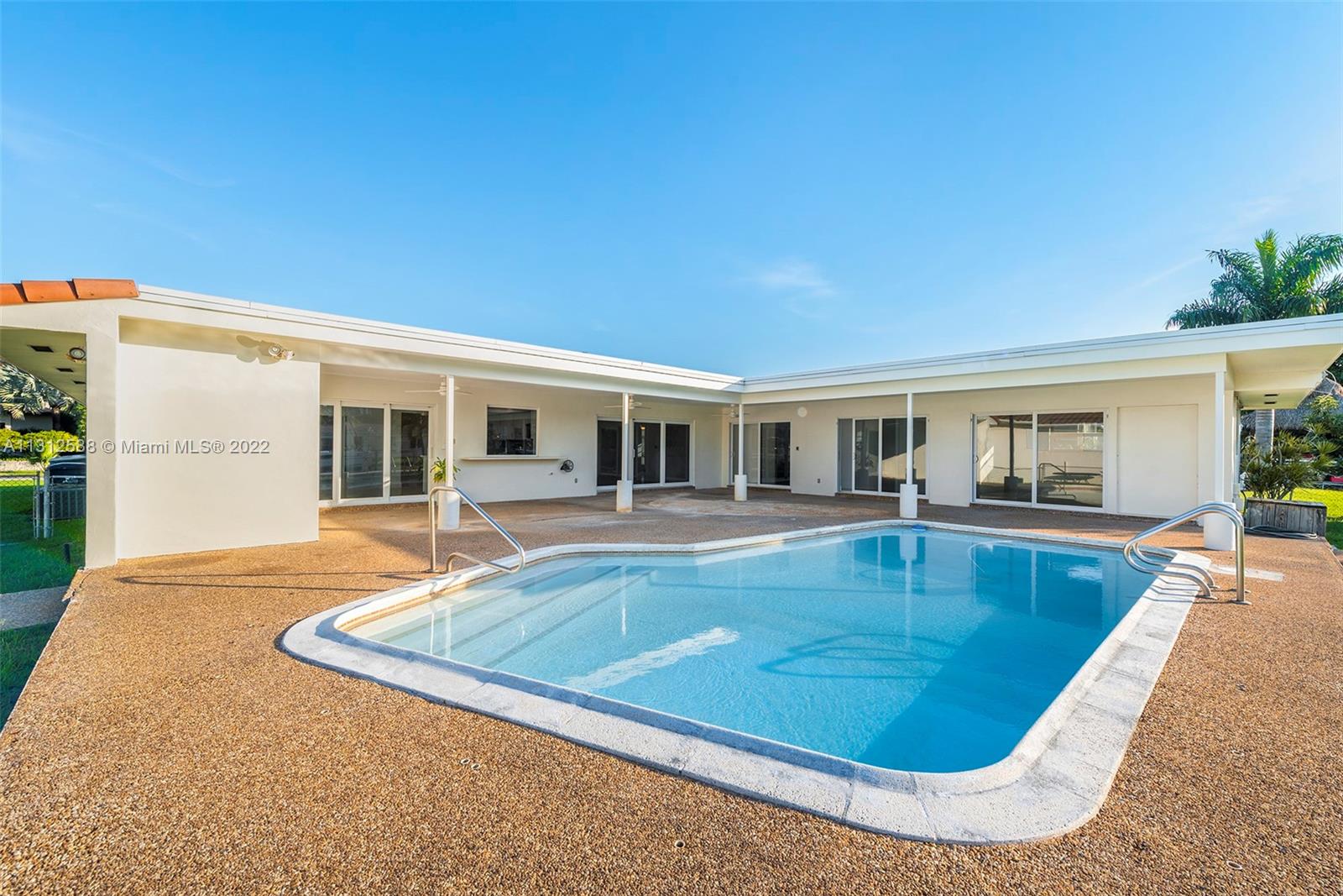 461 Alamanda Dr