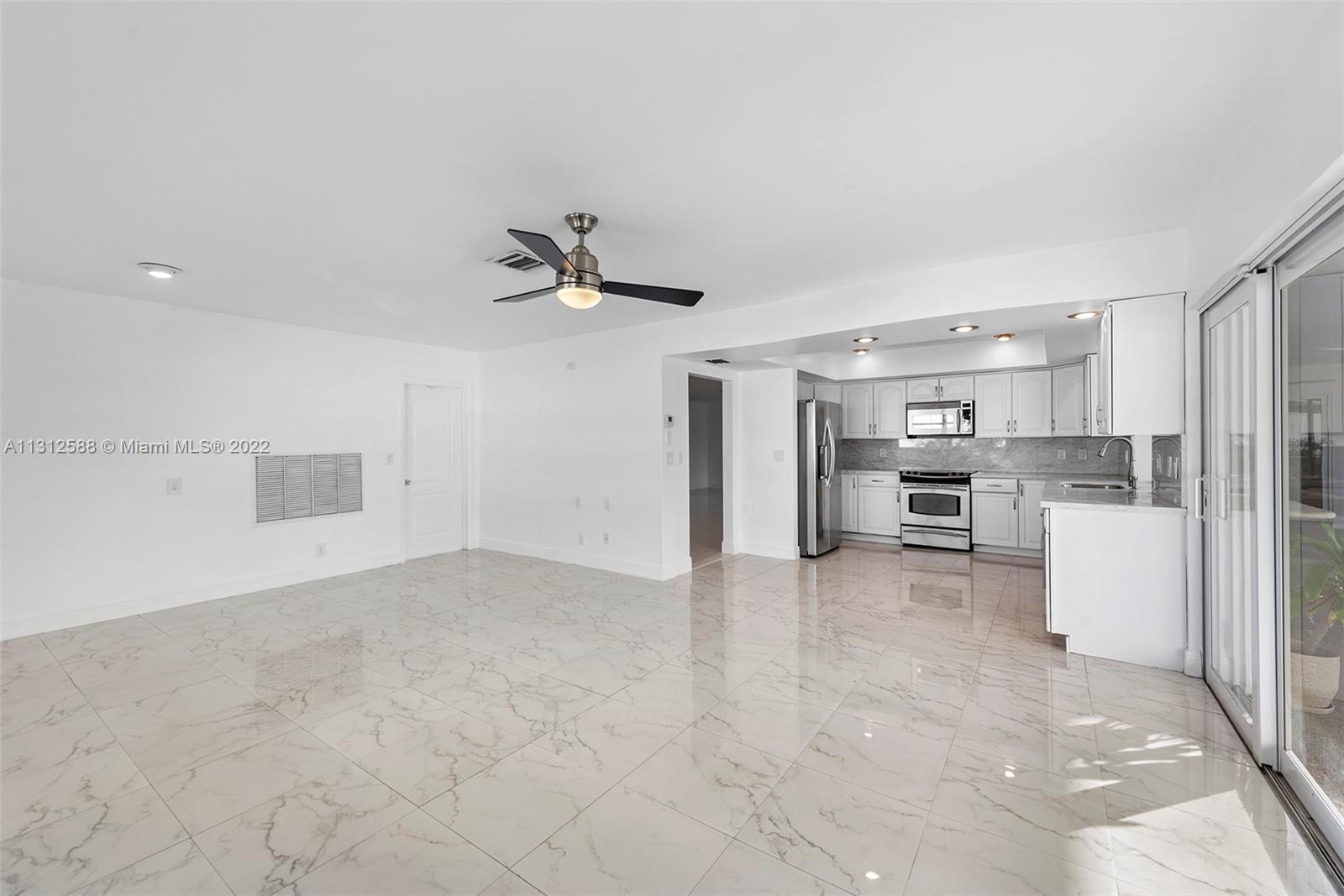 461 Alamanda Dr