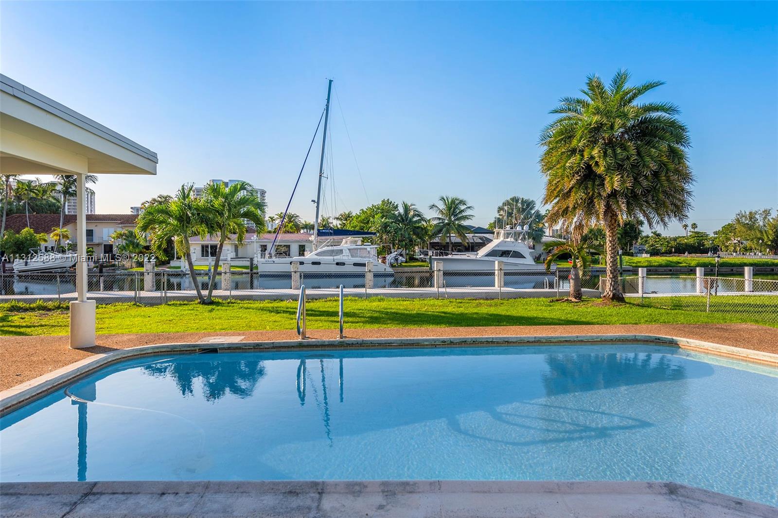 461 Alamanda Dr