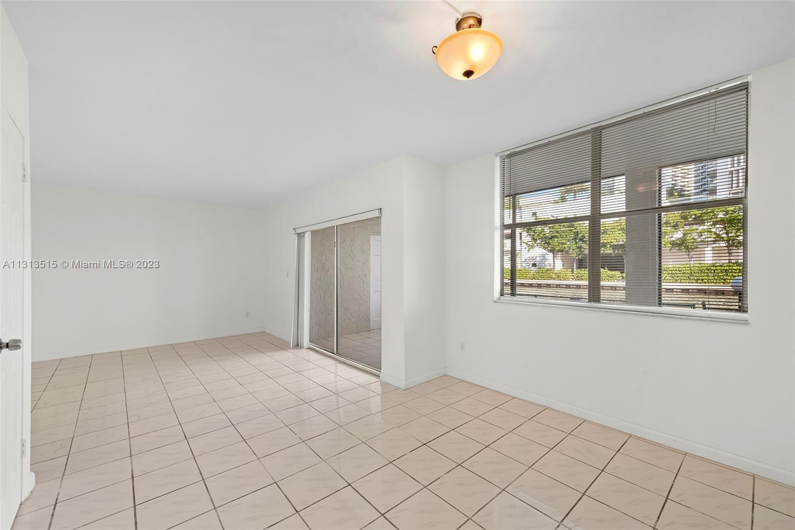 3745 NE 171st St Unit: 8
