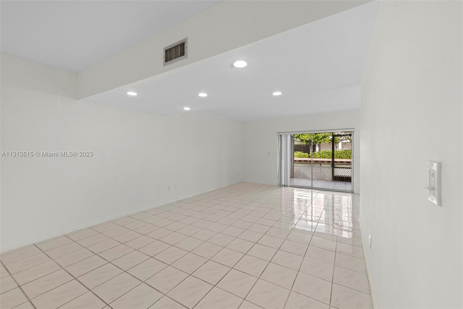 3745 NE 171st St Unit: 8
