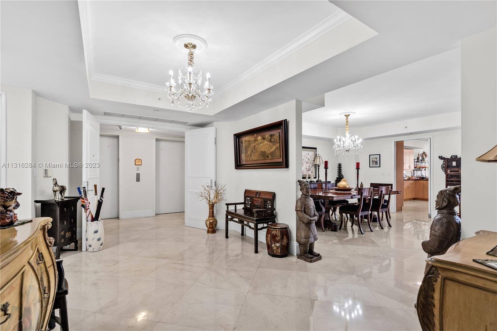 765 Crandon Blvd Unit: 207