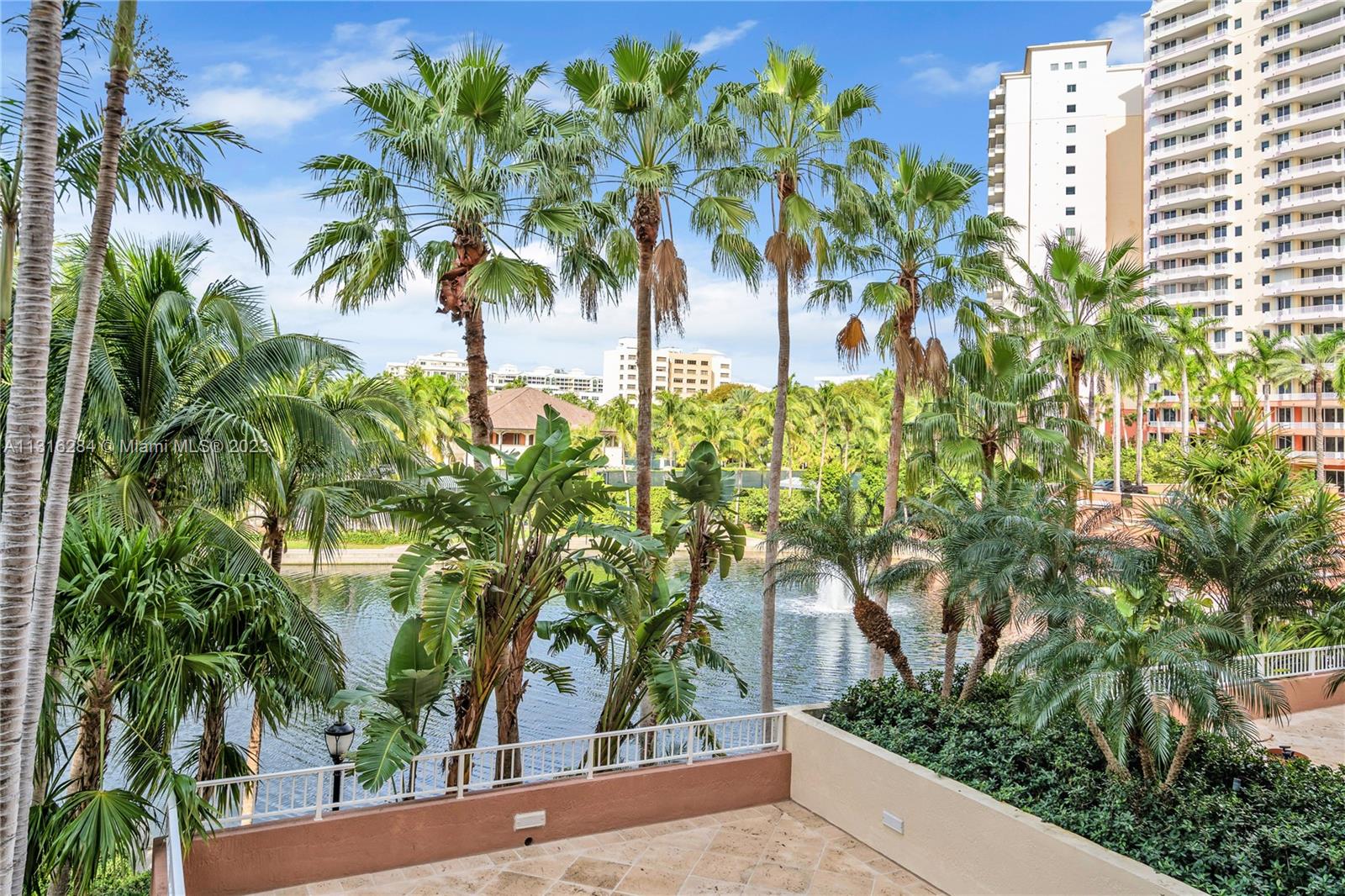 765 Crandon Blvd Unit: 207