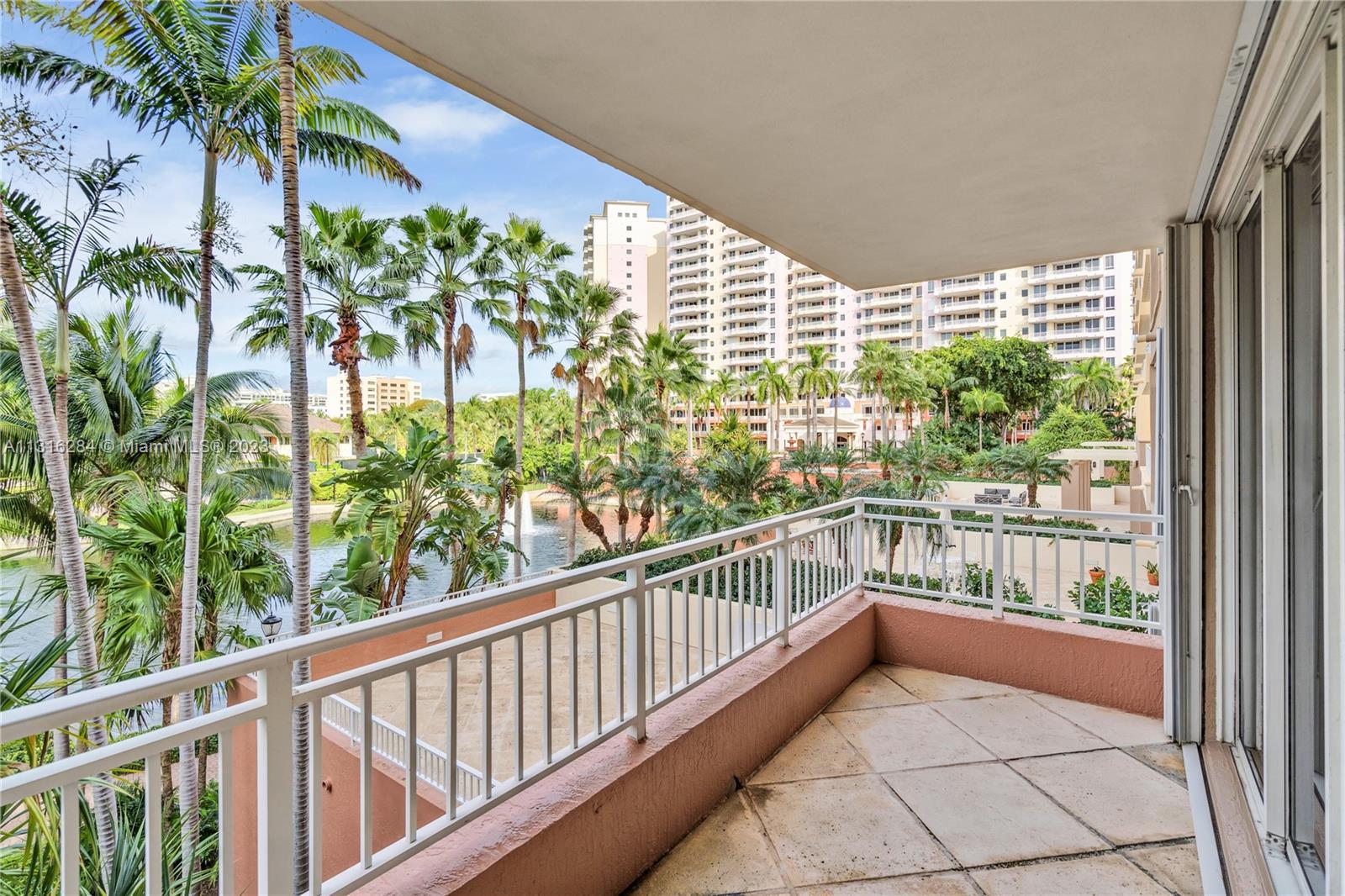 765 Crandon Blvd Unit: 207