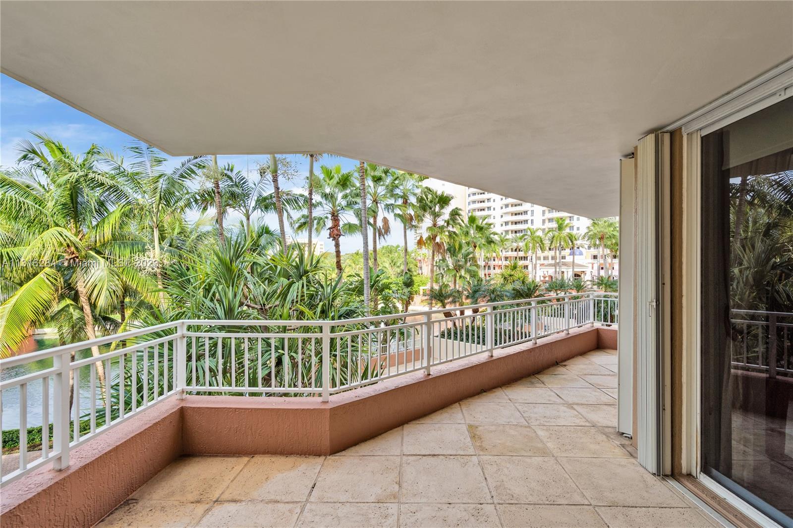 765 Crandon Blvd Unit: 207