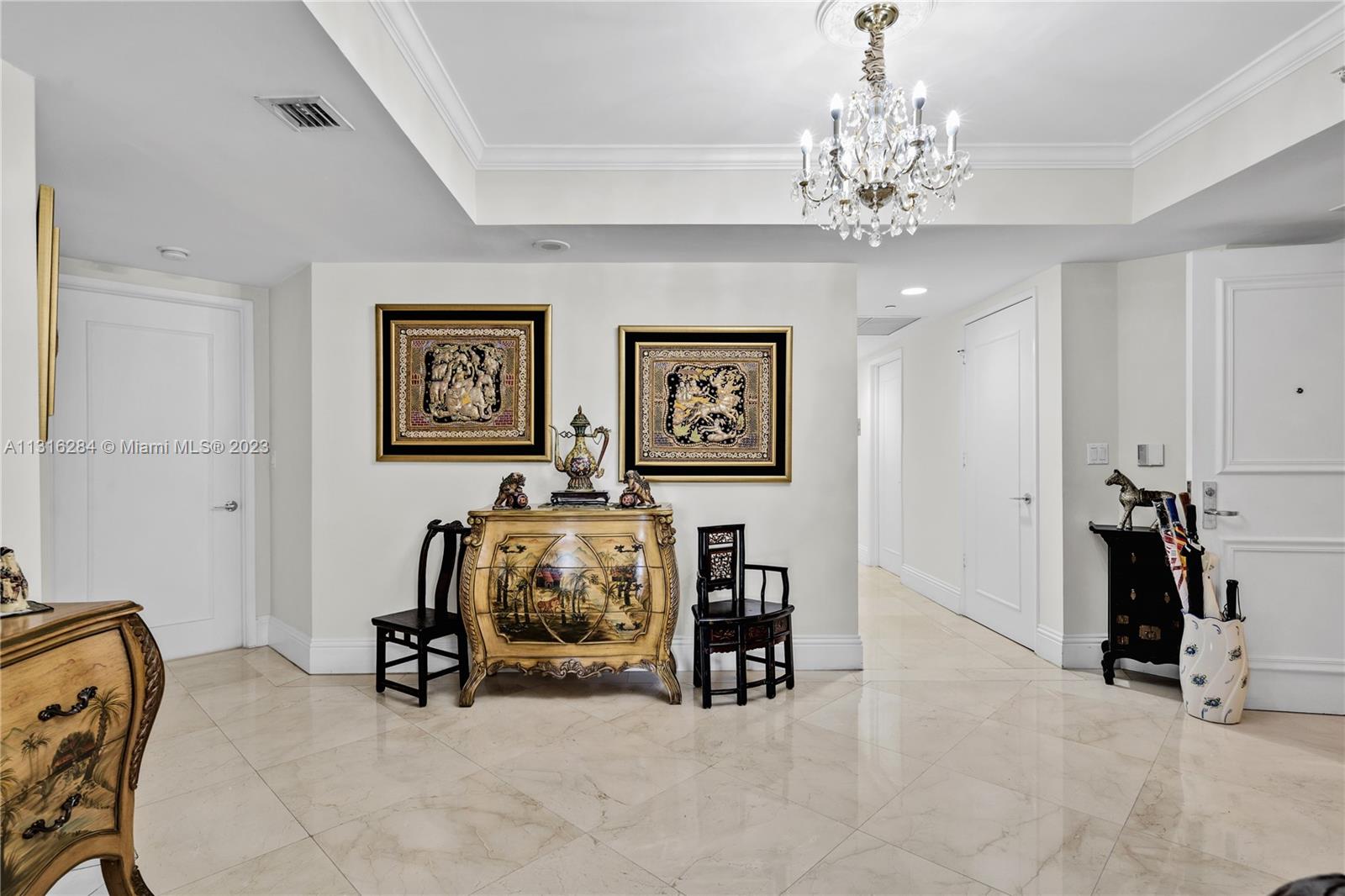 765 Crandon Blvd Unit: 207