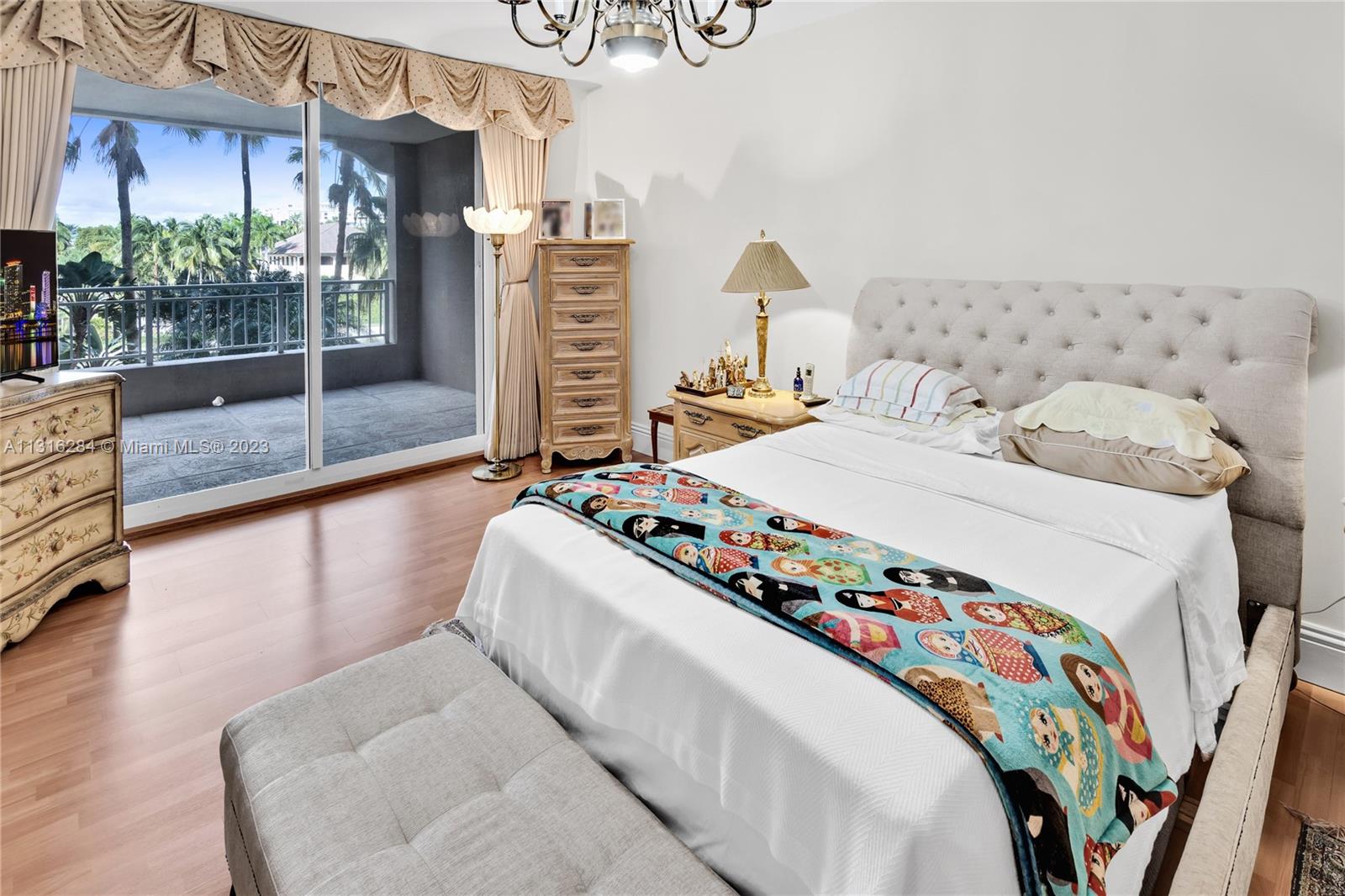 765 Crandon Blvd Unit: 207