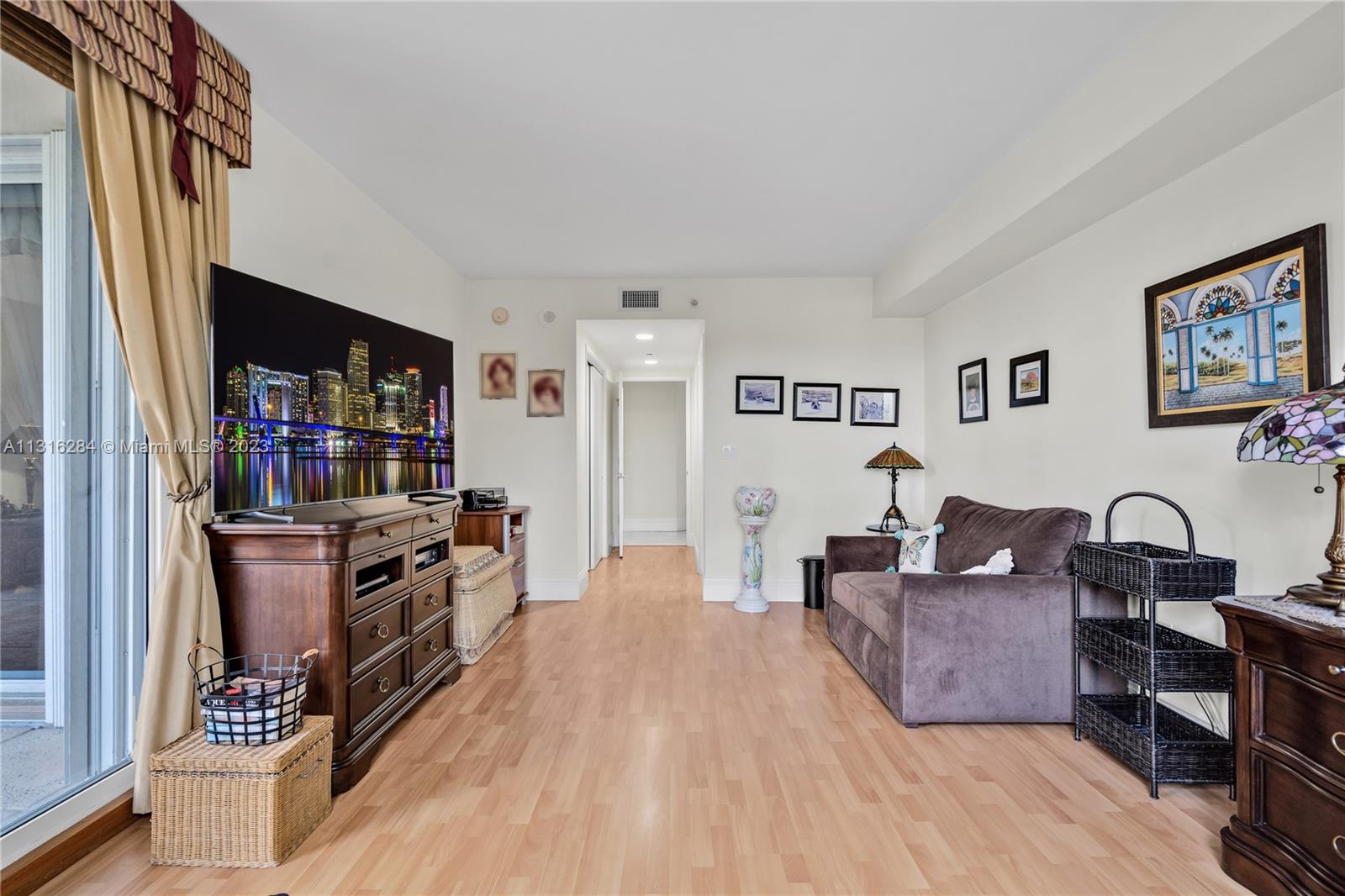 765 Crandon Blvd Unit: 207