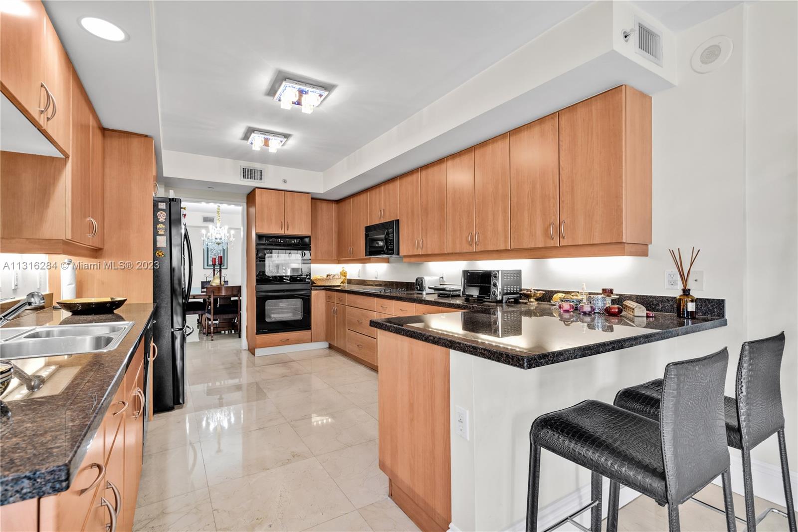 765 Crandon Blvd Unit: 207