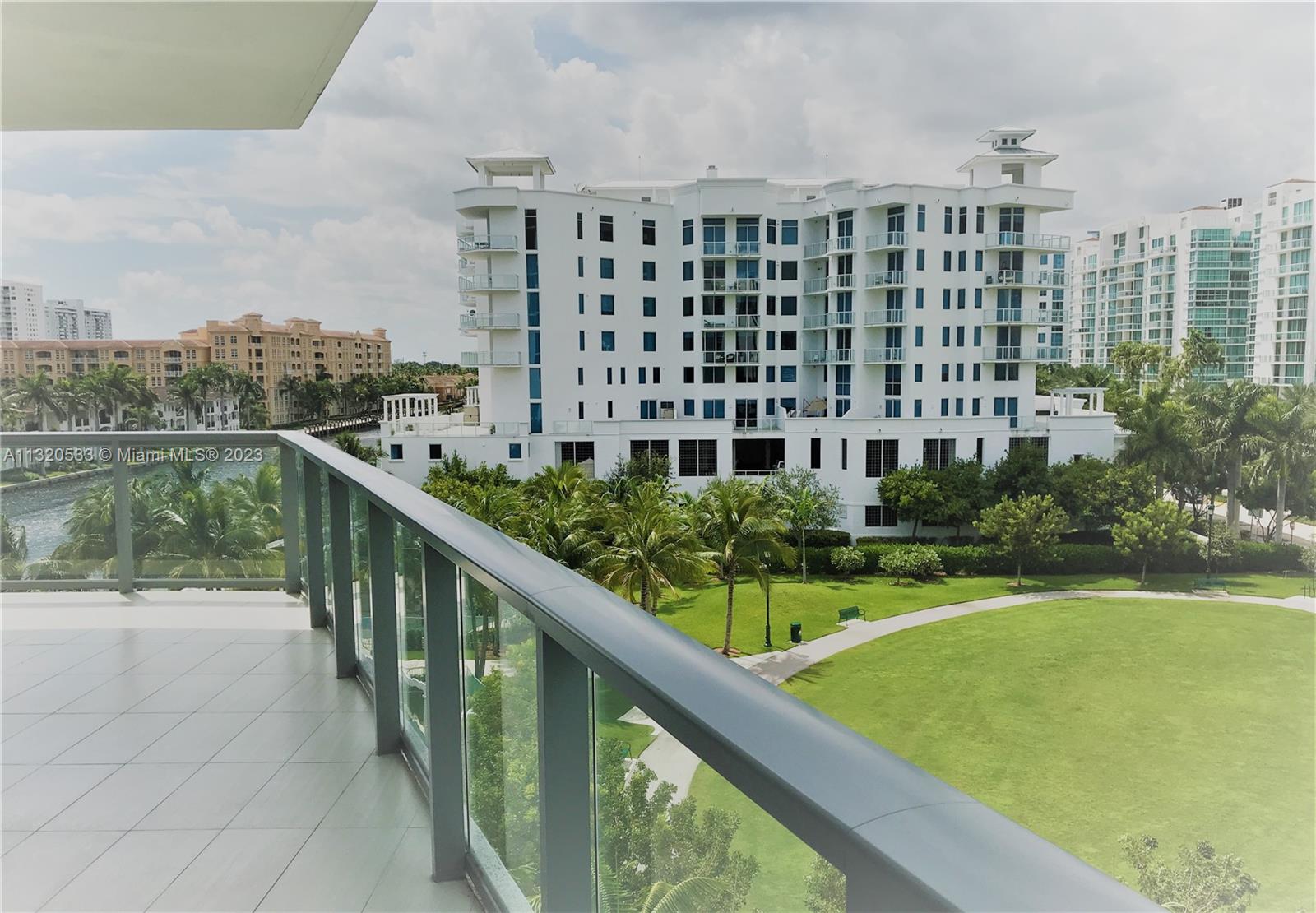 3250 NE 188 St Unit: 401