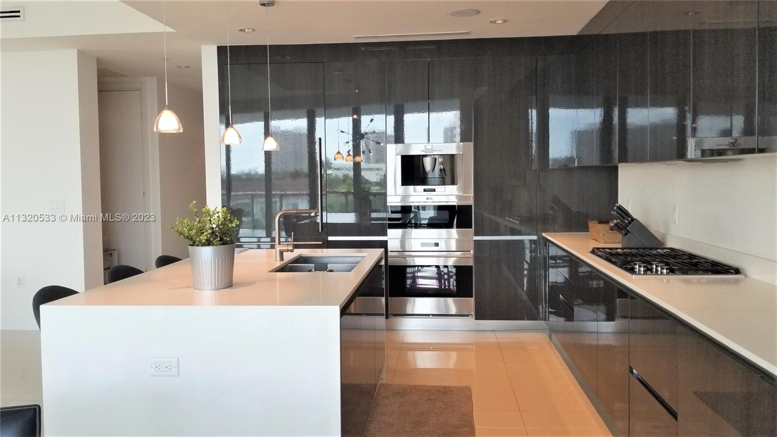 3250 NE 188 St Unit: 401