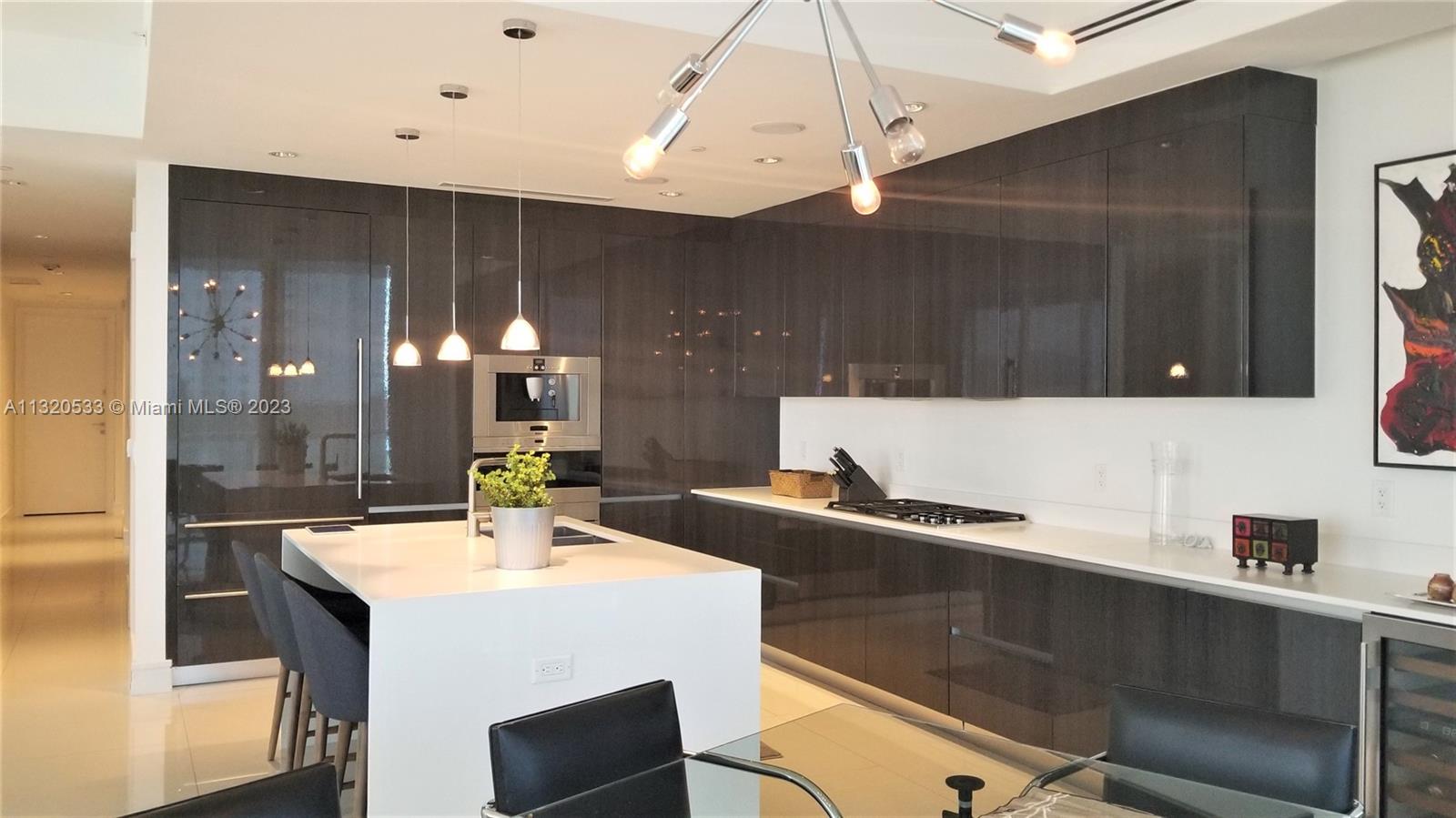 3250 NE 188 St Unit: 401