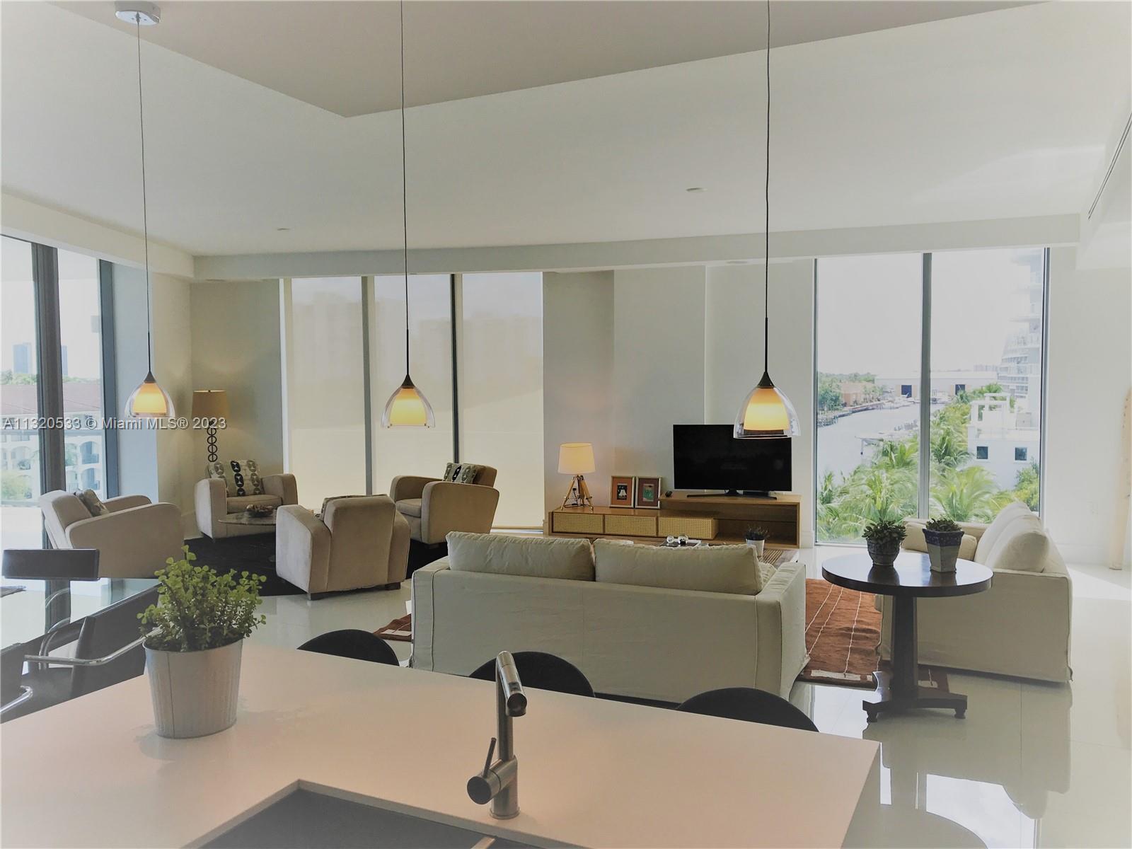 3250 NE 188 St Unit: 401
