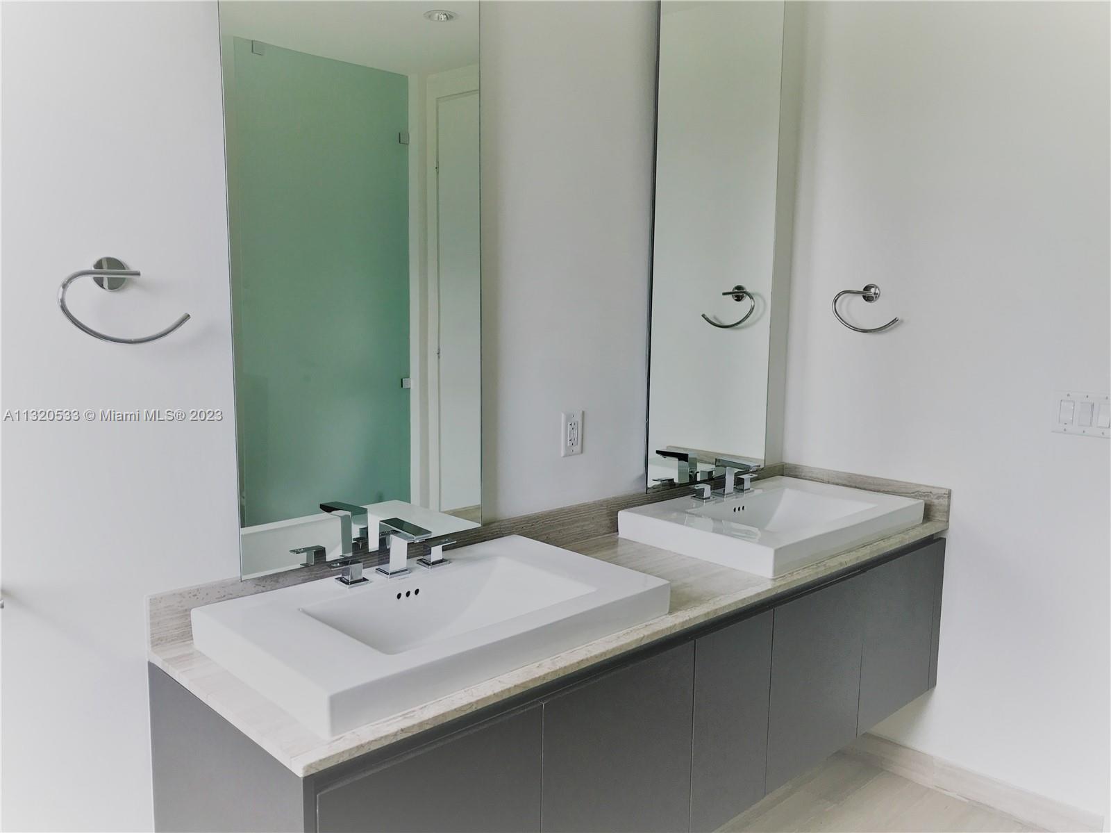 3250 NE 188 St Unit: 401
