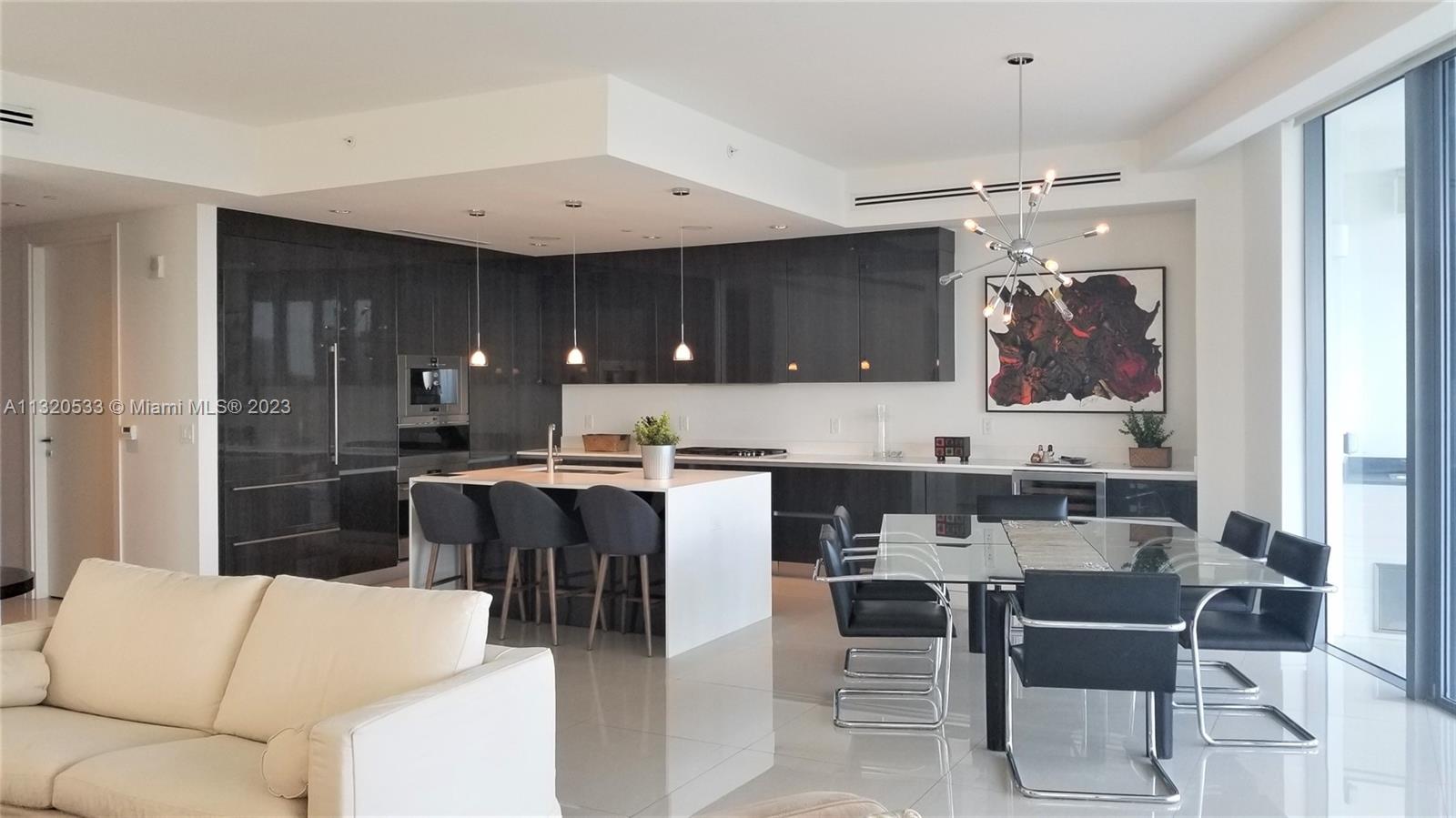 3250 NE 188 St Unit: 401