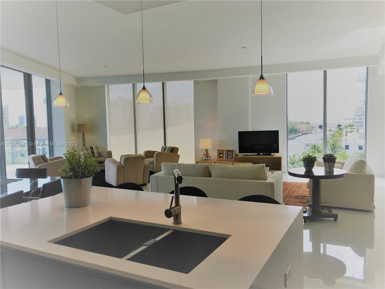 3250 NE 188 St Unit: 401