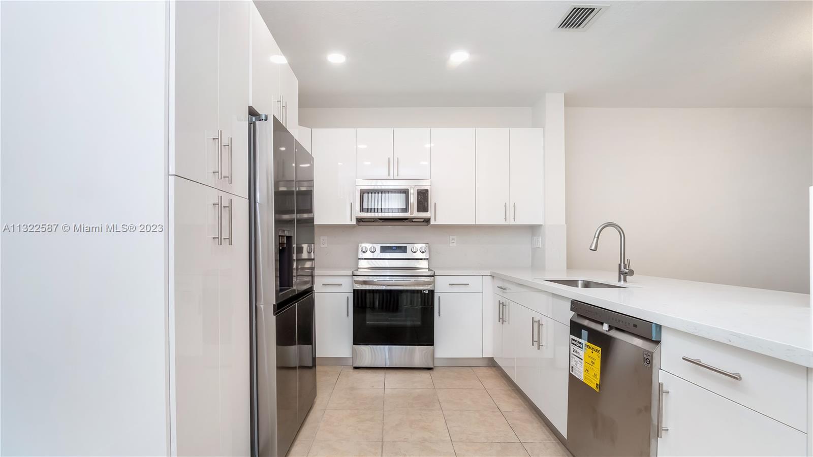 1130 Chestnut Ln Unit: 1130