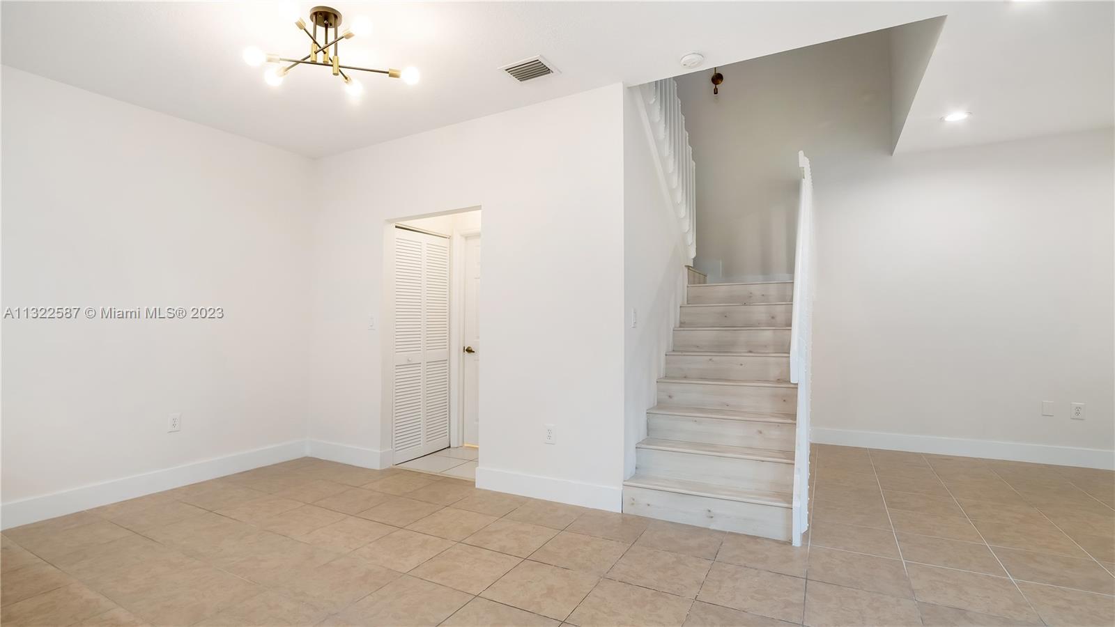 1130 Chestnut Ln Unit: 1130